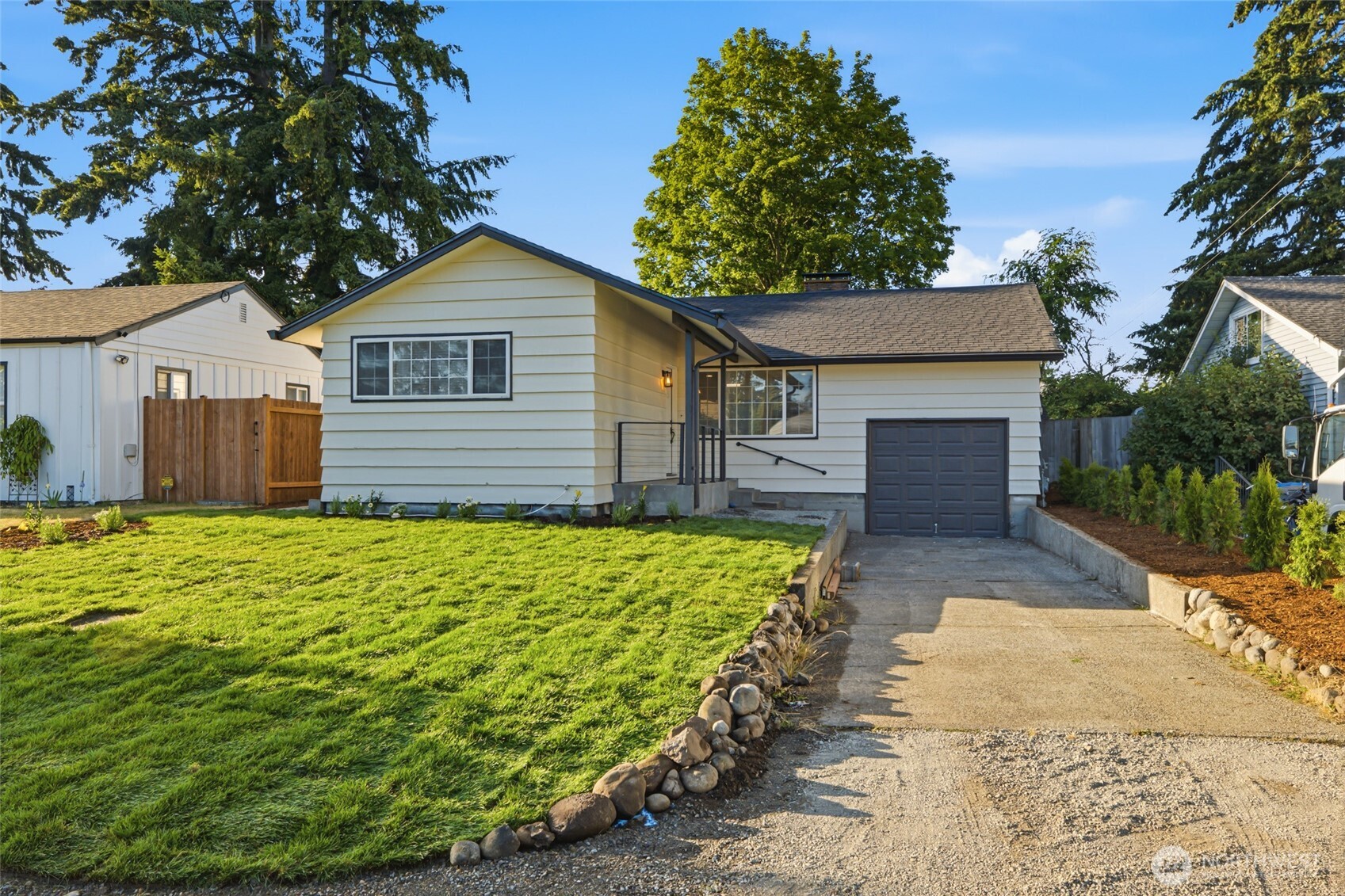 MLS #NWM2552340 image #0