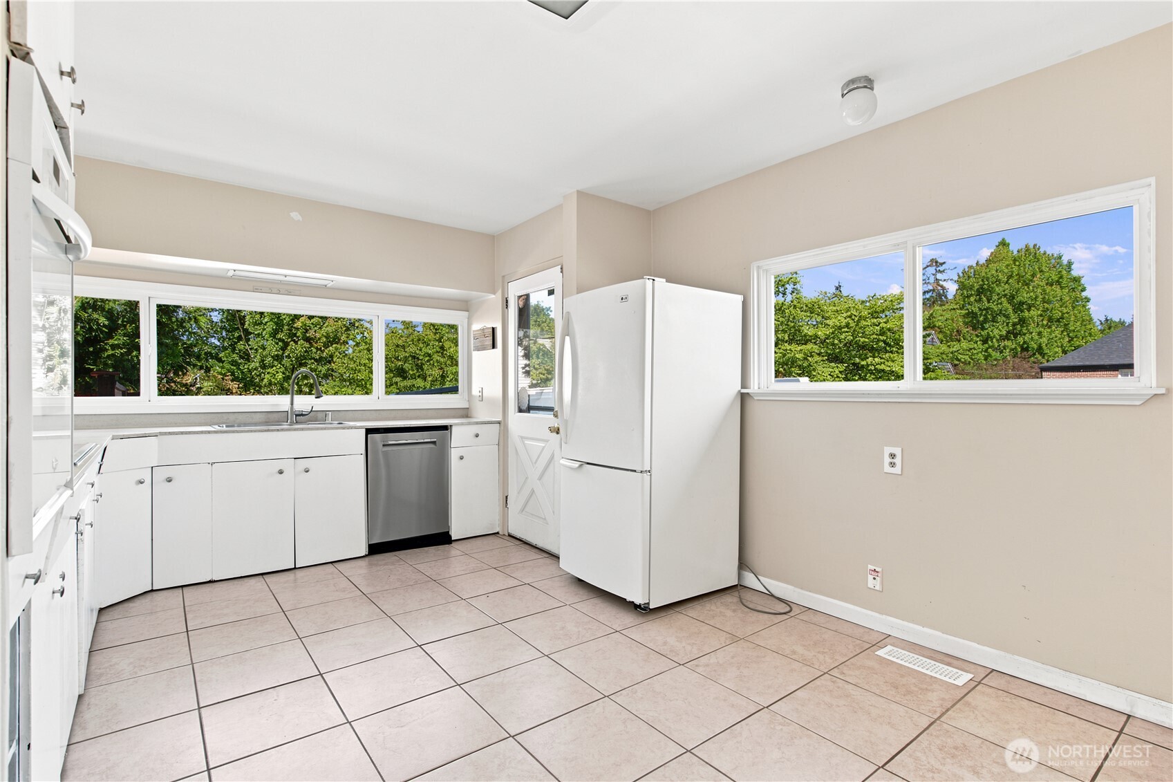 MLS #NWM2552408 image #16