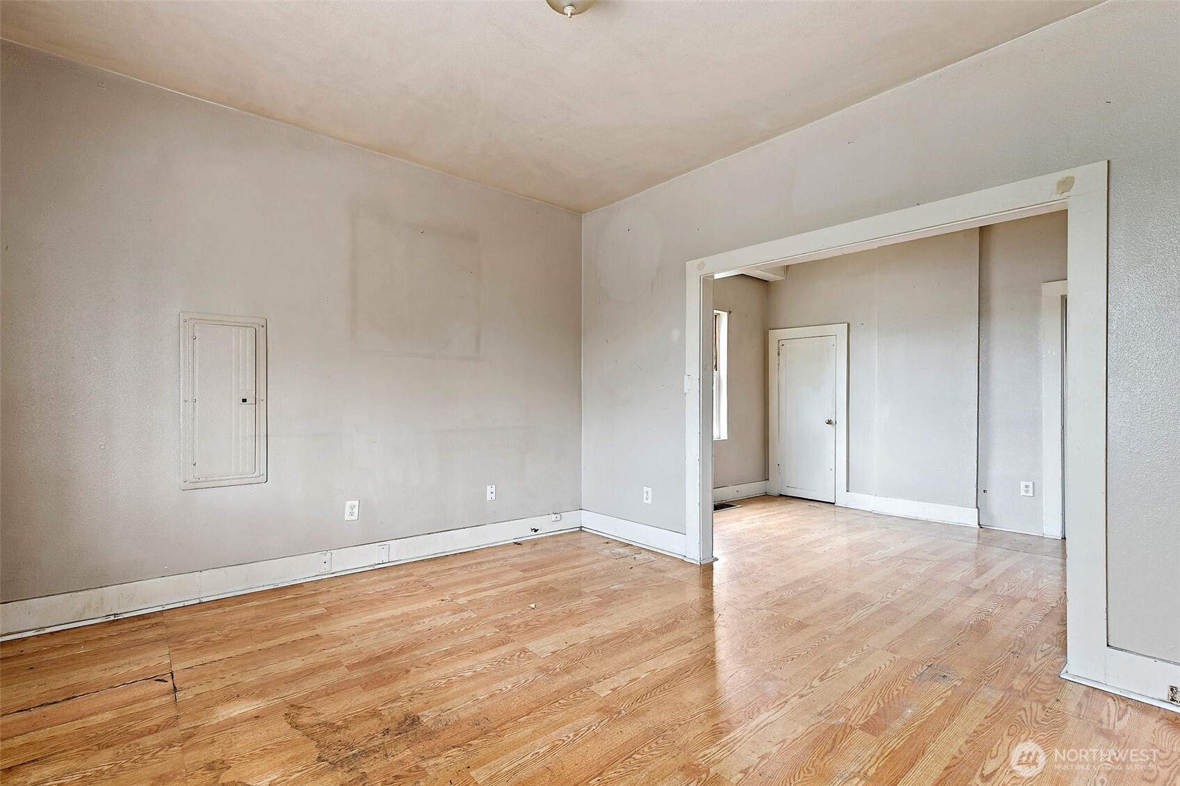 MLS #NWM2553043 image #2