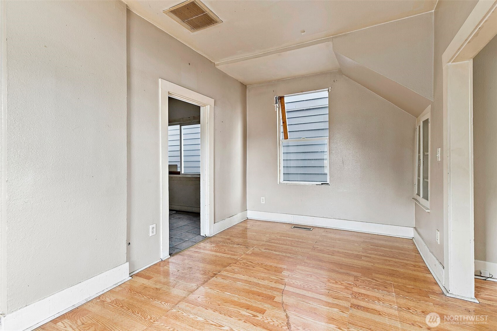 MLS #NWM2553043 image #4