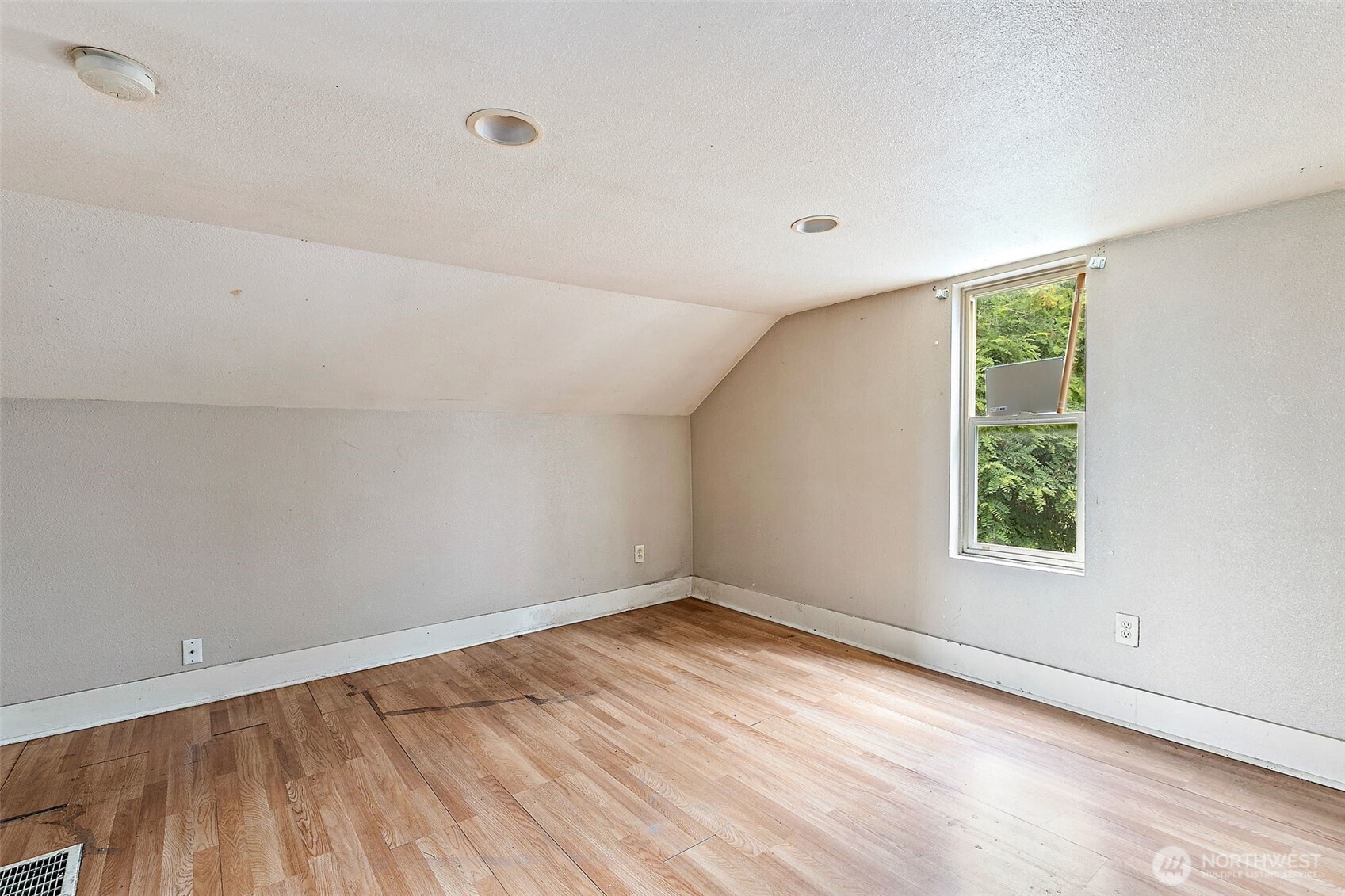 MLS #NWM2553043 image #8