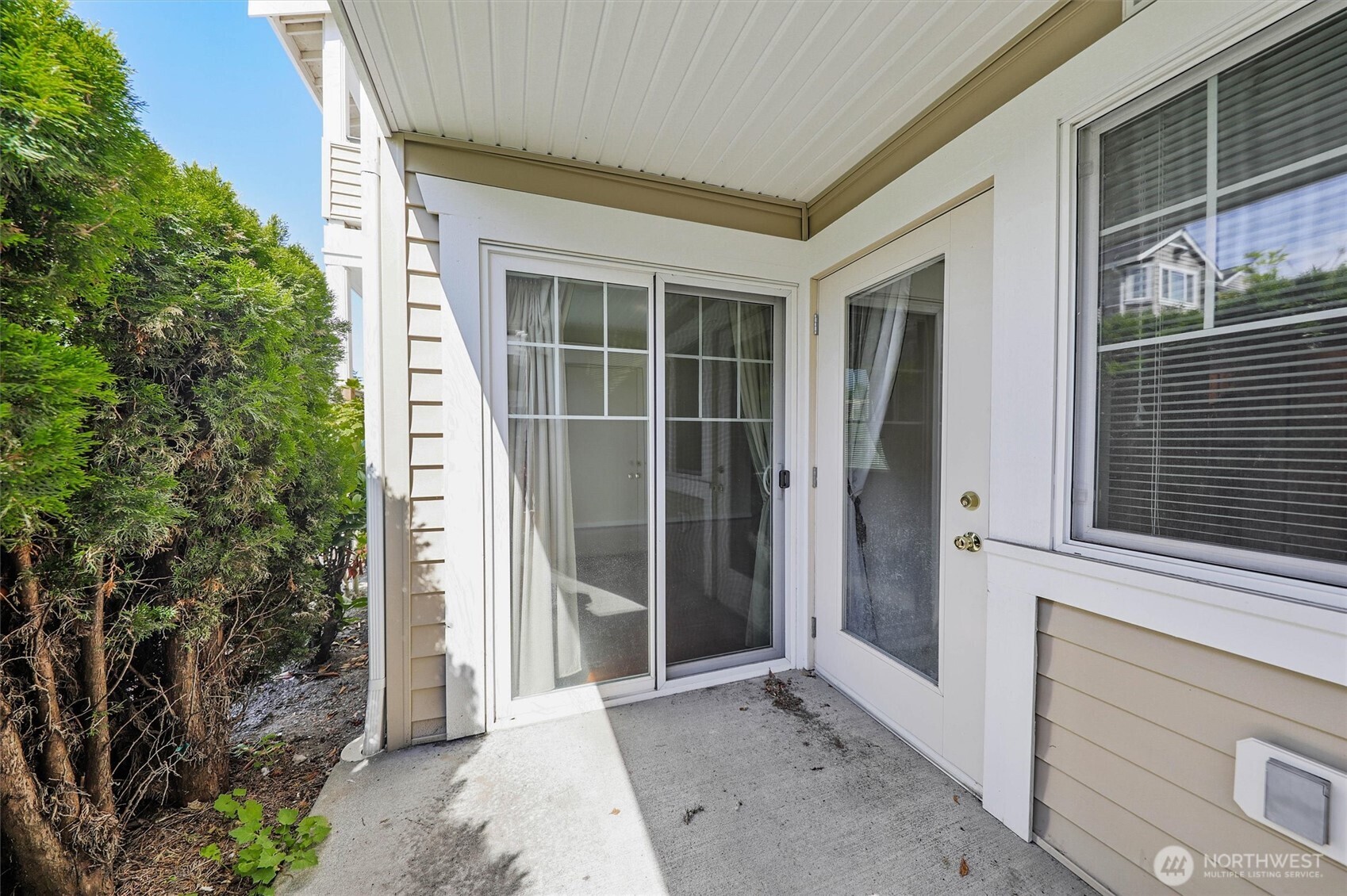 MLS #NWM2553190 image #0
