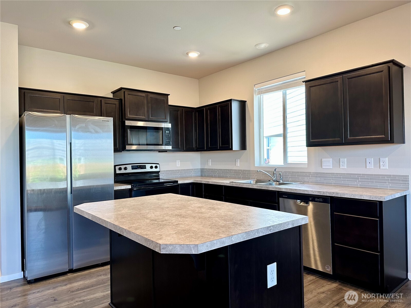 MLS #NWM2553334 image #8