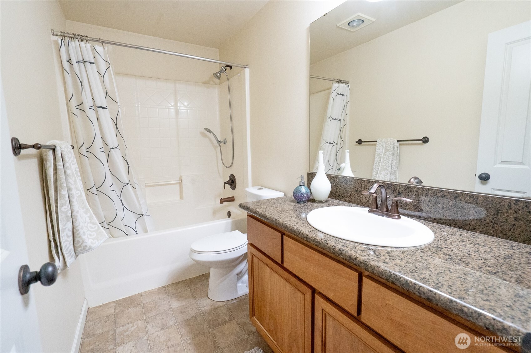 MLS #NWM2553476 image #17
