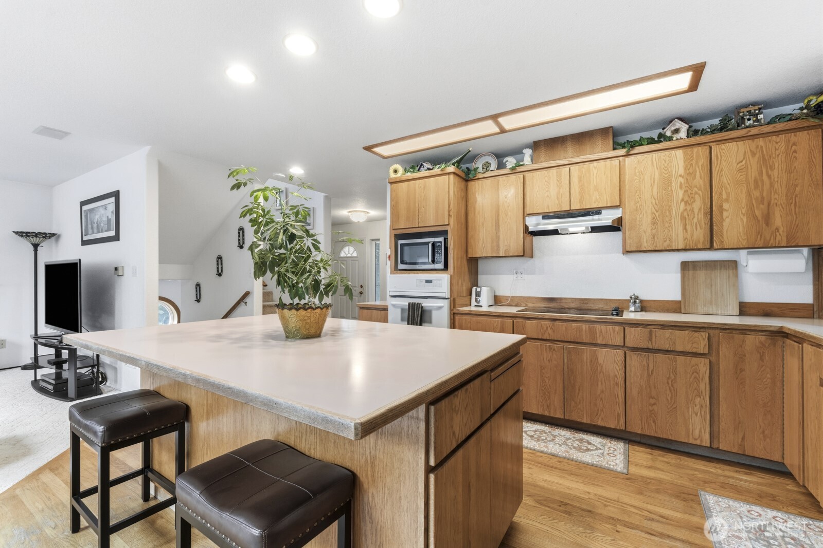 MLS #NWM2553626 image #1