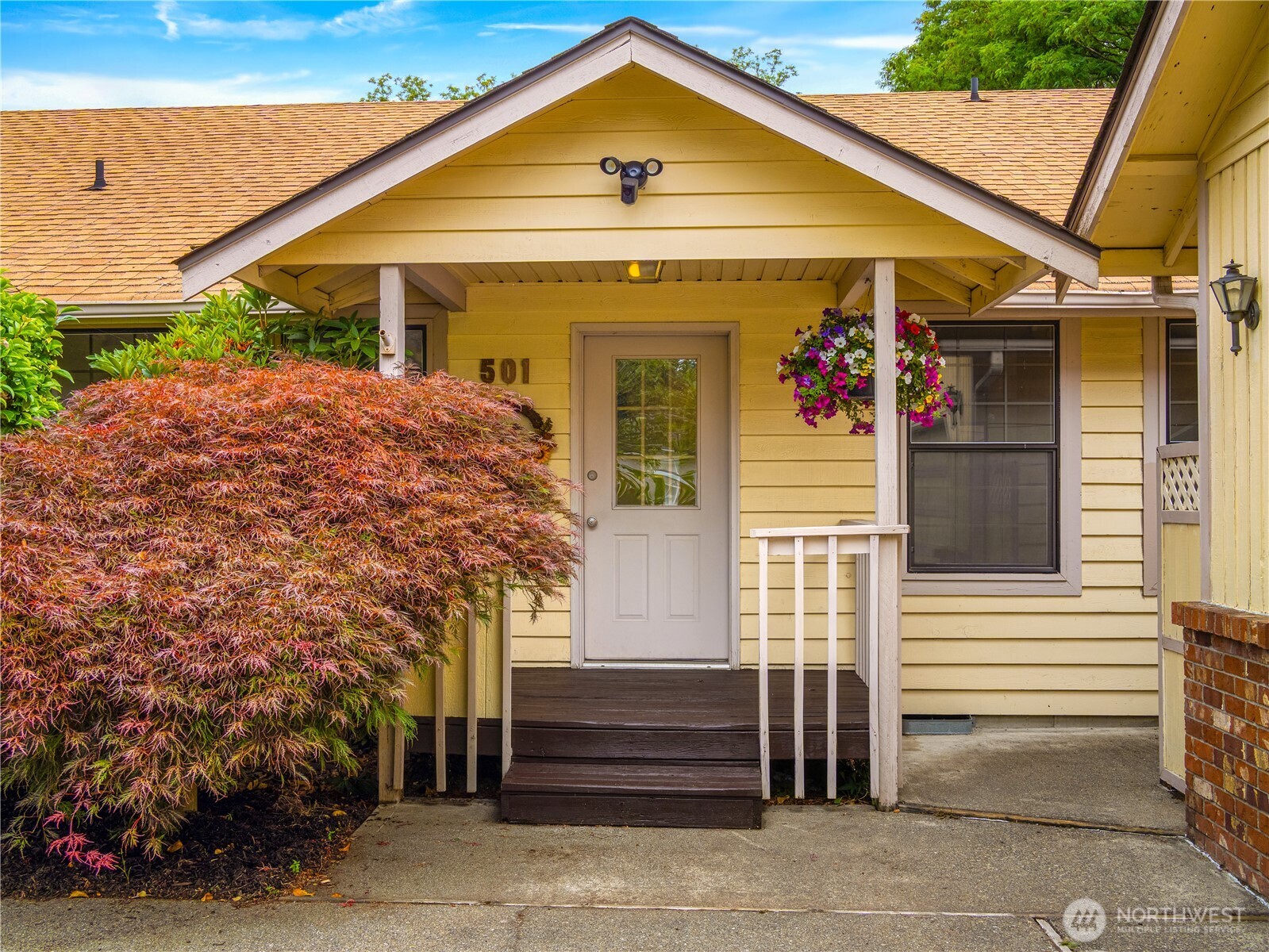 MLS #NWM2554642 image #1
