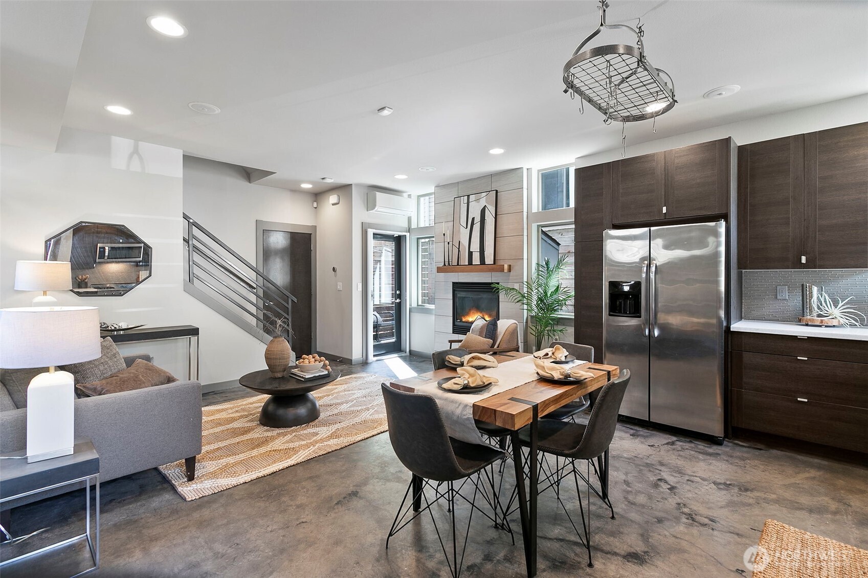 MLS #NWM2554914 image #1