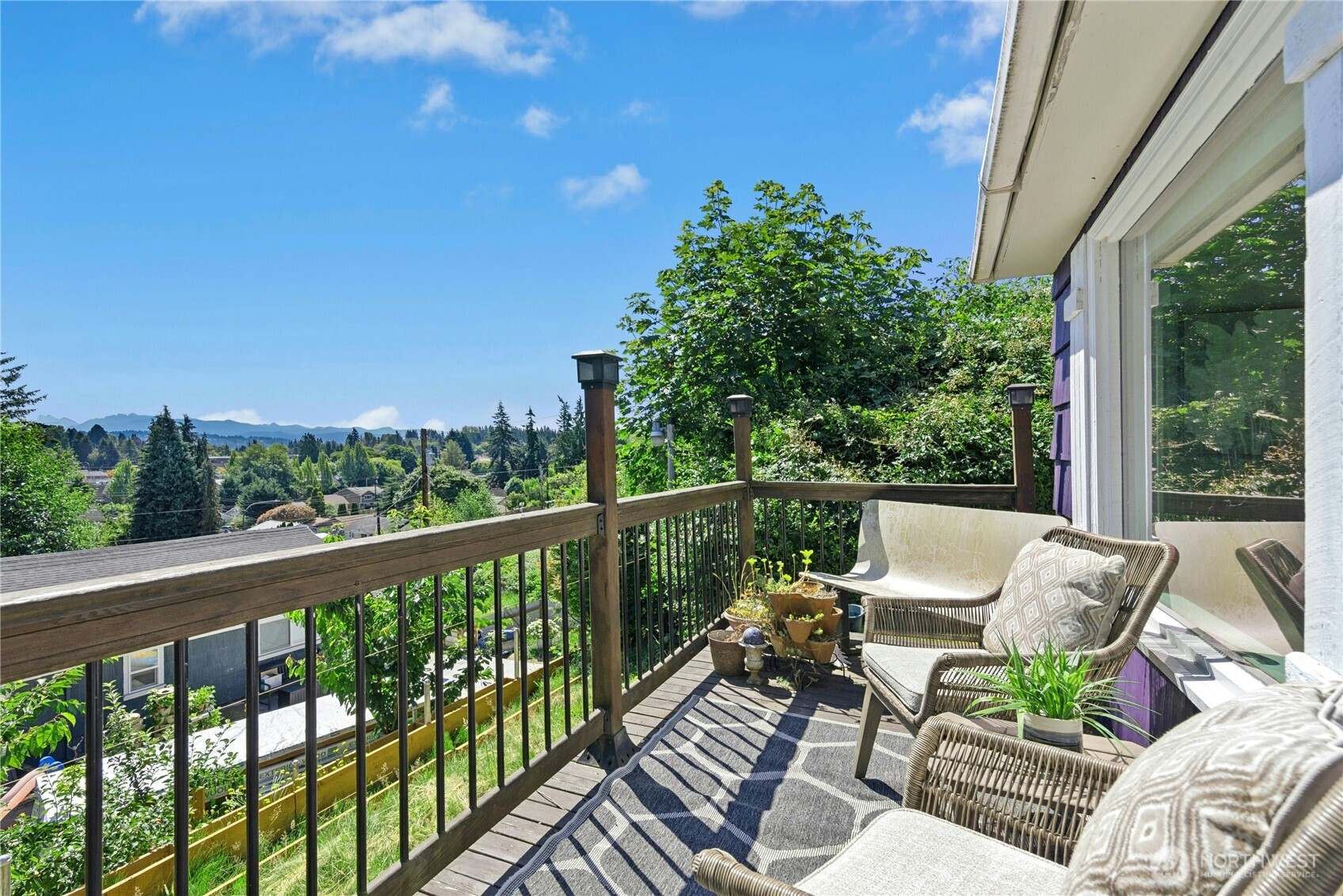 MLS #NWM2555260 image #0