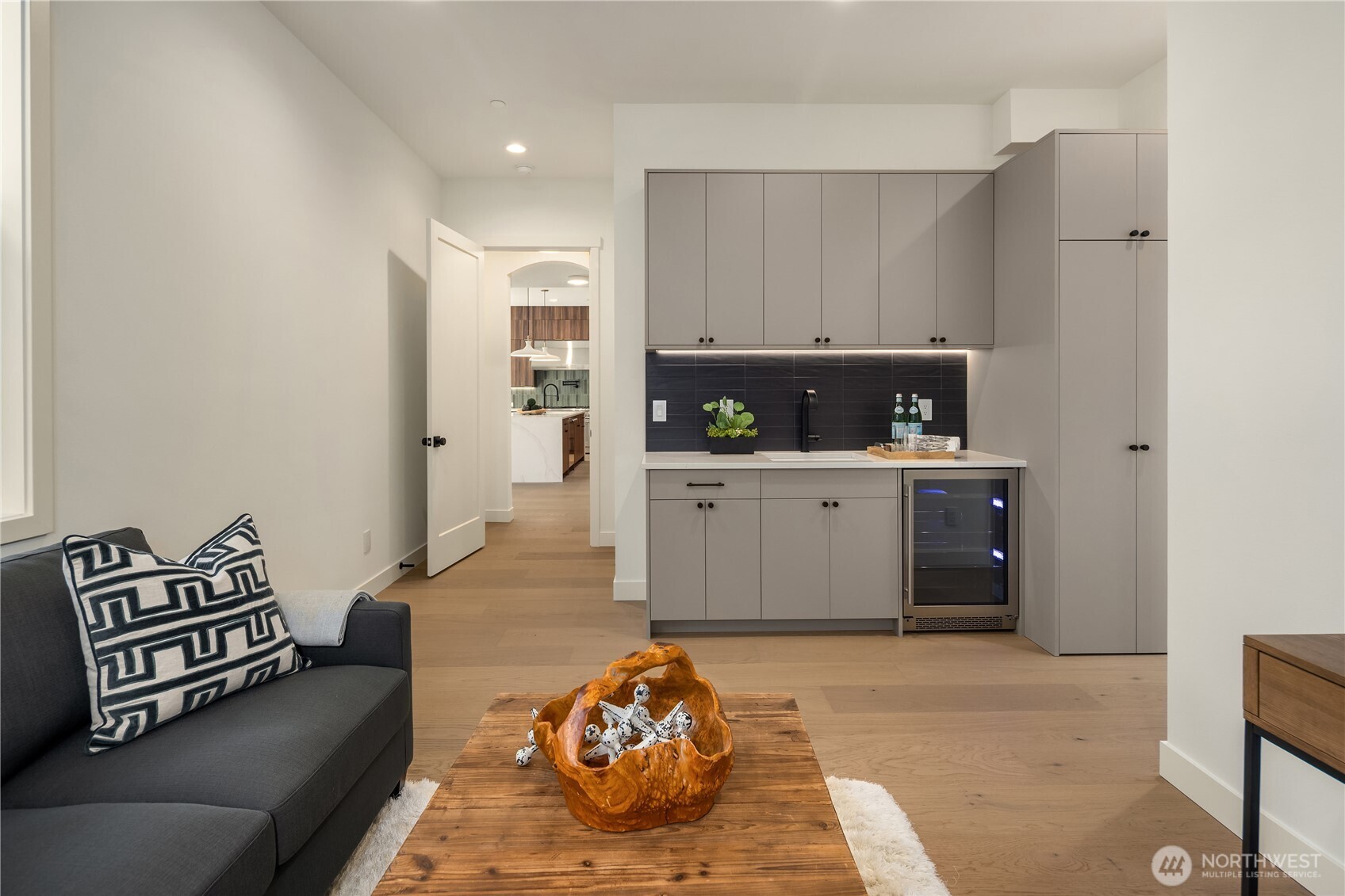MLS #NWM2555261 image #9
