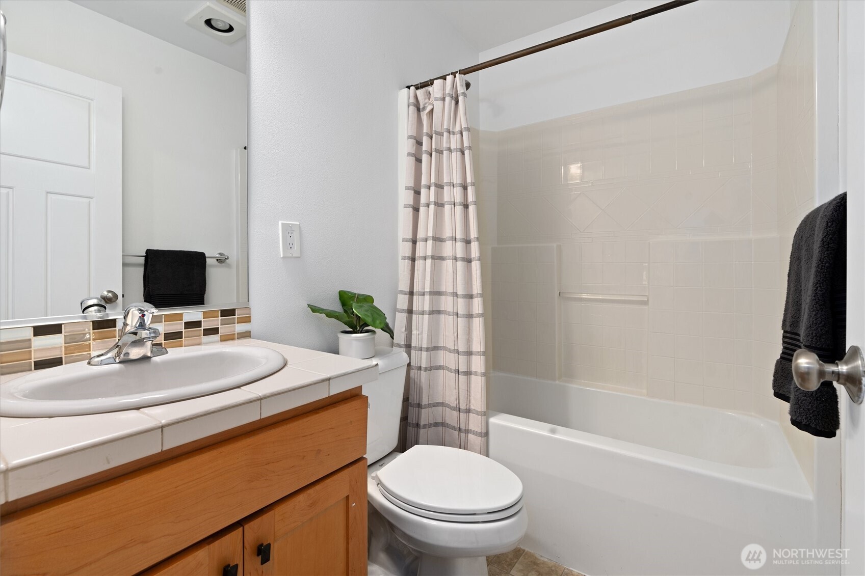 MLS #NWM2555351 image #24