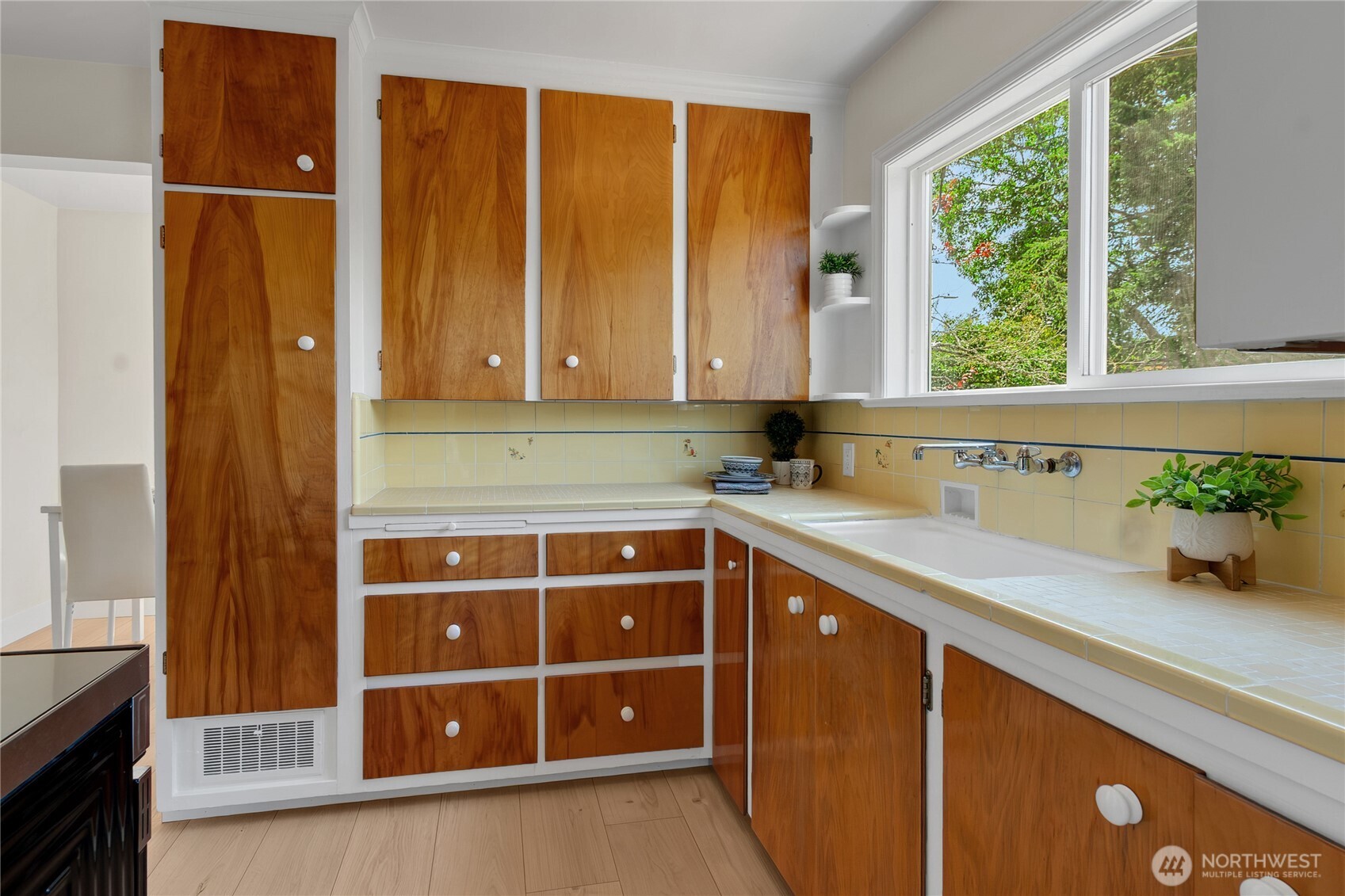 MLS #NWM2555534 image #6