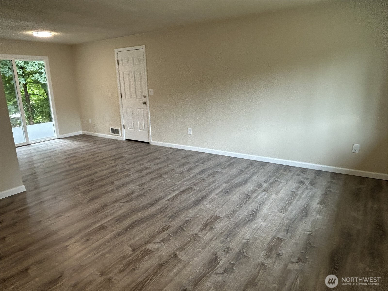 MLS #NWM2557003 image #1
