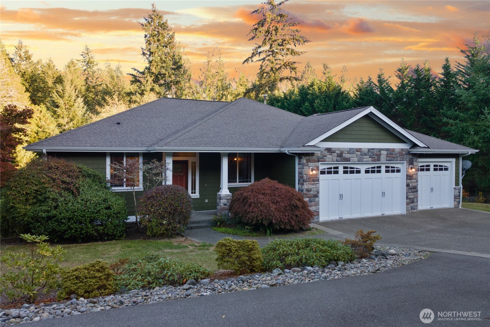 MLS #NWM2560843 image #0
