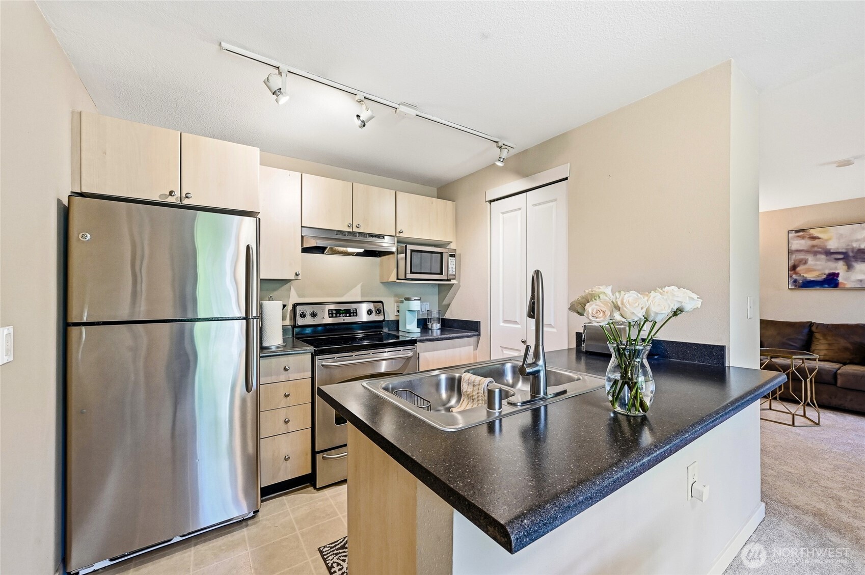 MLS #NWM2560985 image #11