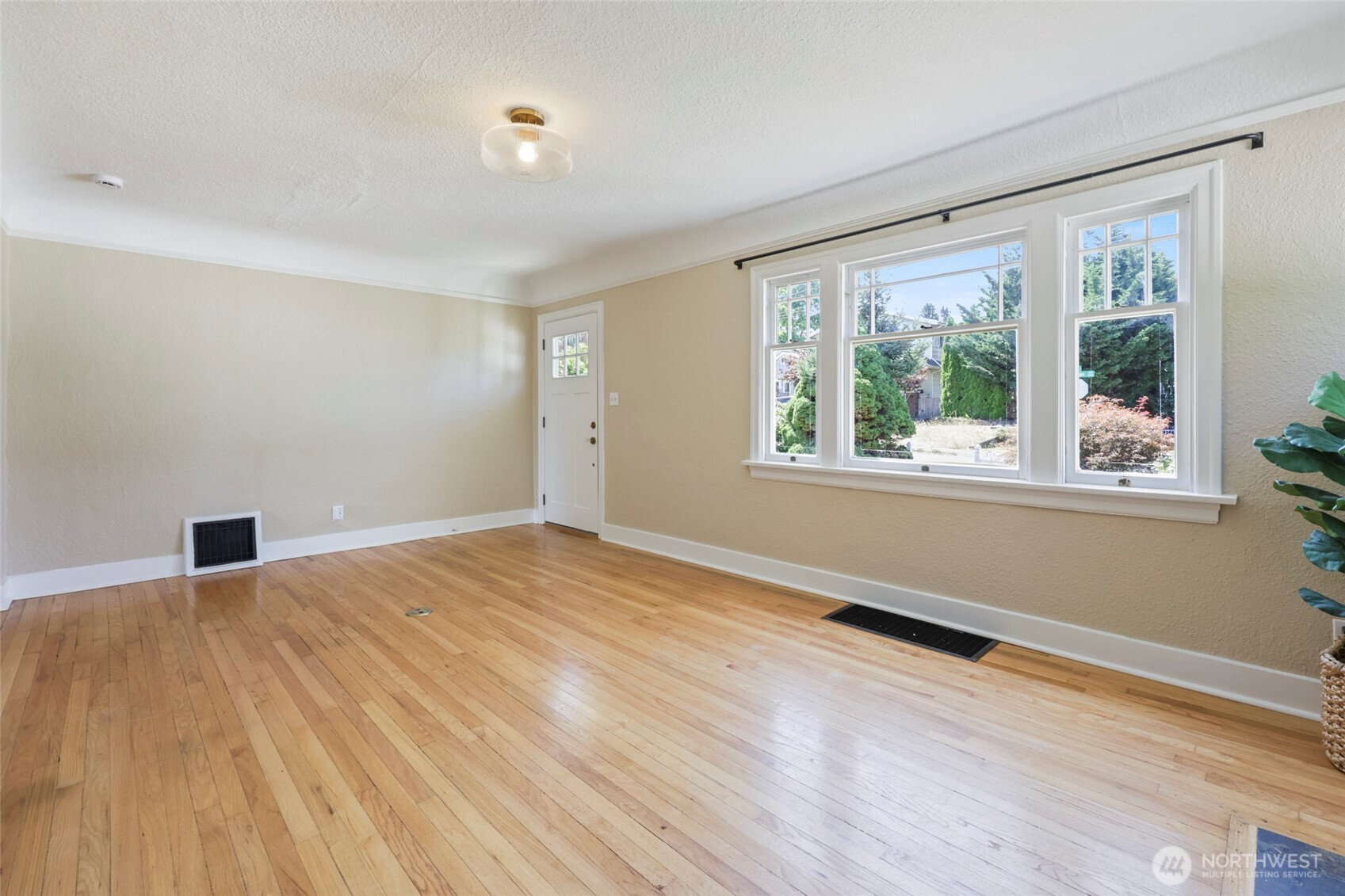 MLS #NWM2562681 image #9