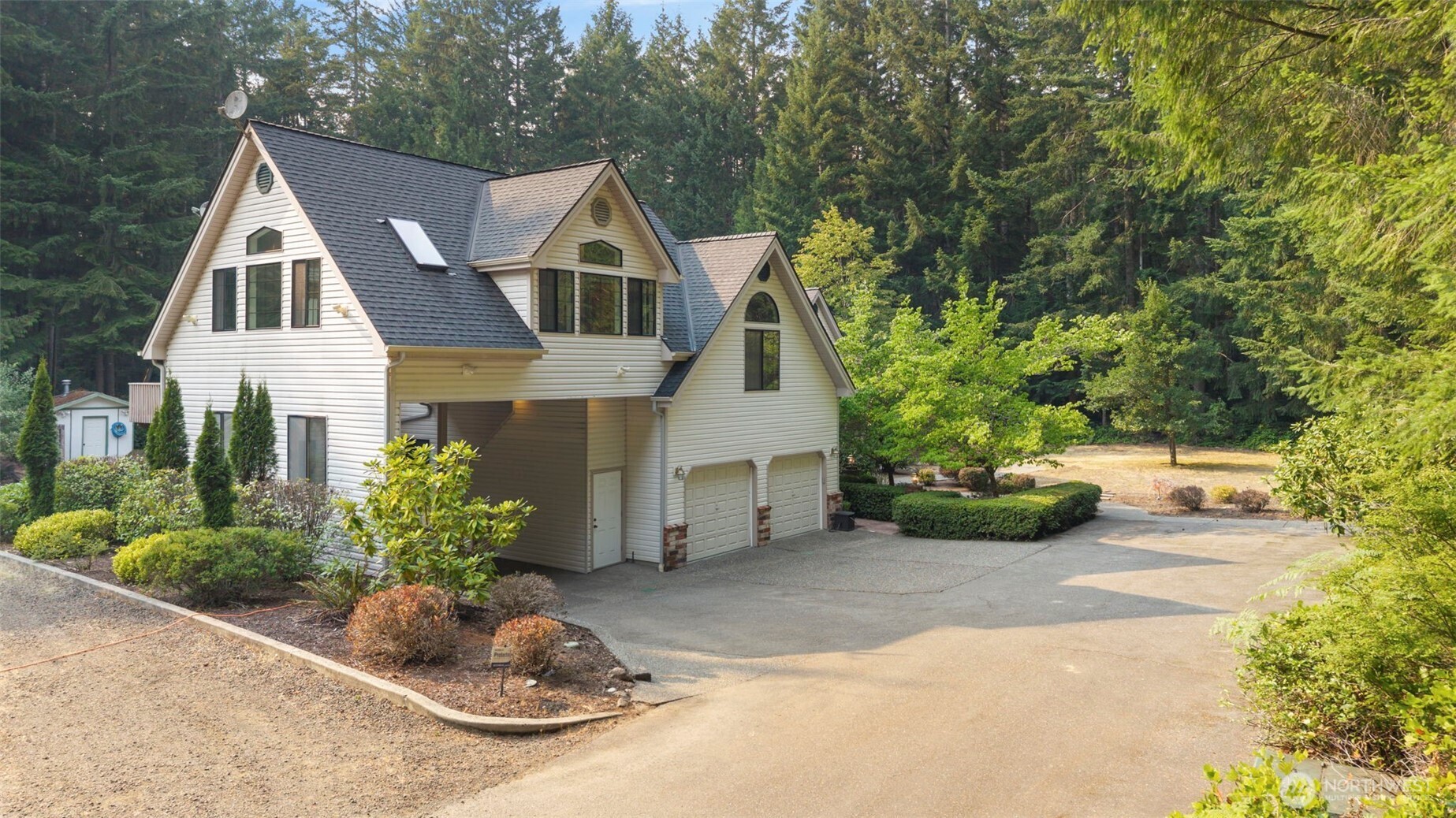 MLS #NWM2564700 image #0