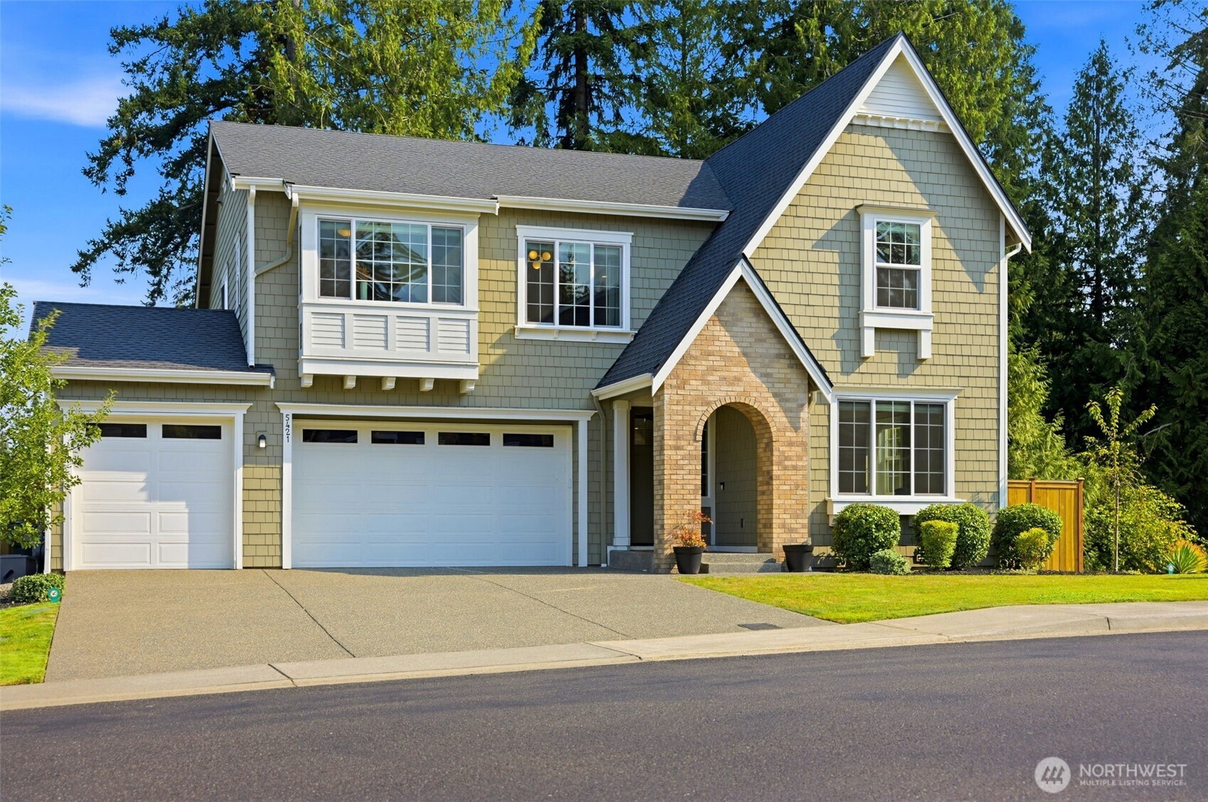 MLS #NWM2565187 image #1