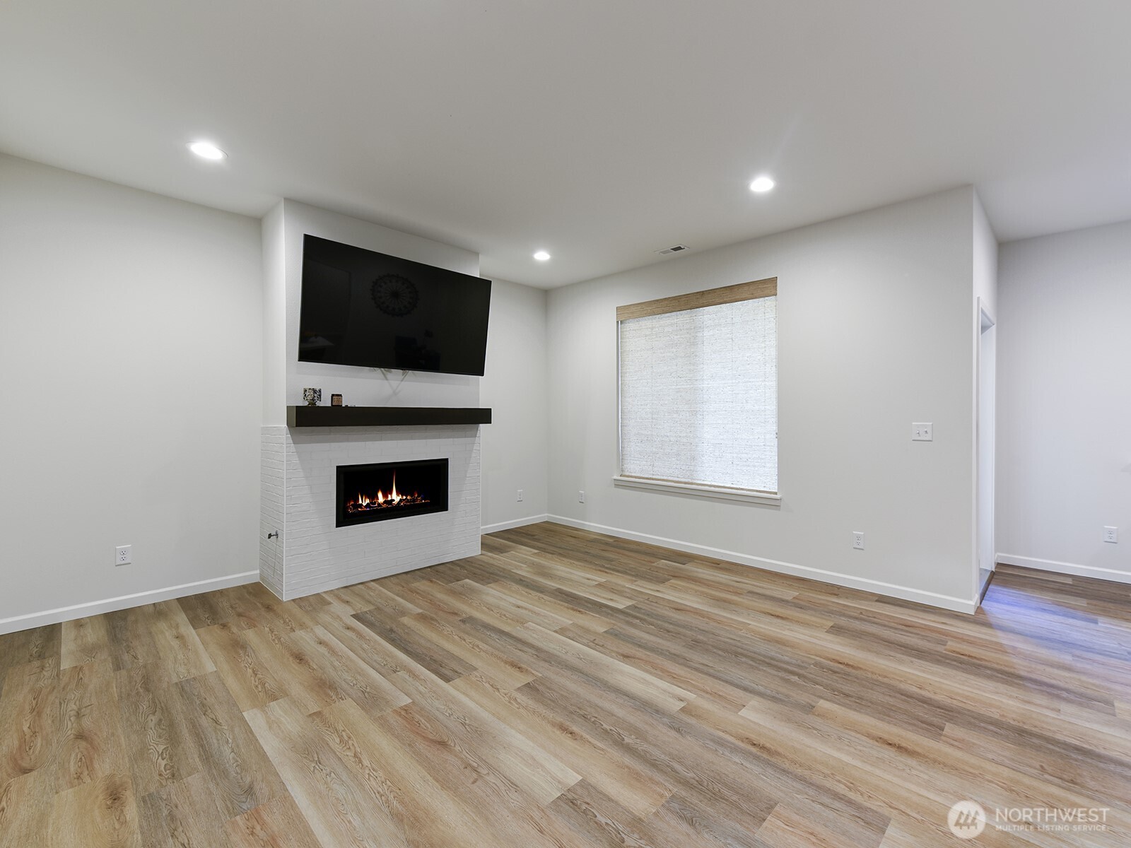 MLS #NWM2569201 image #4