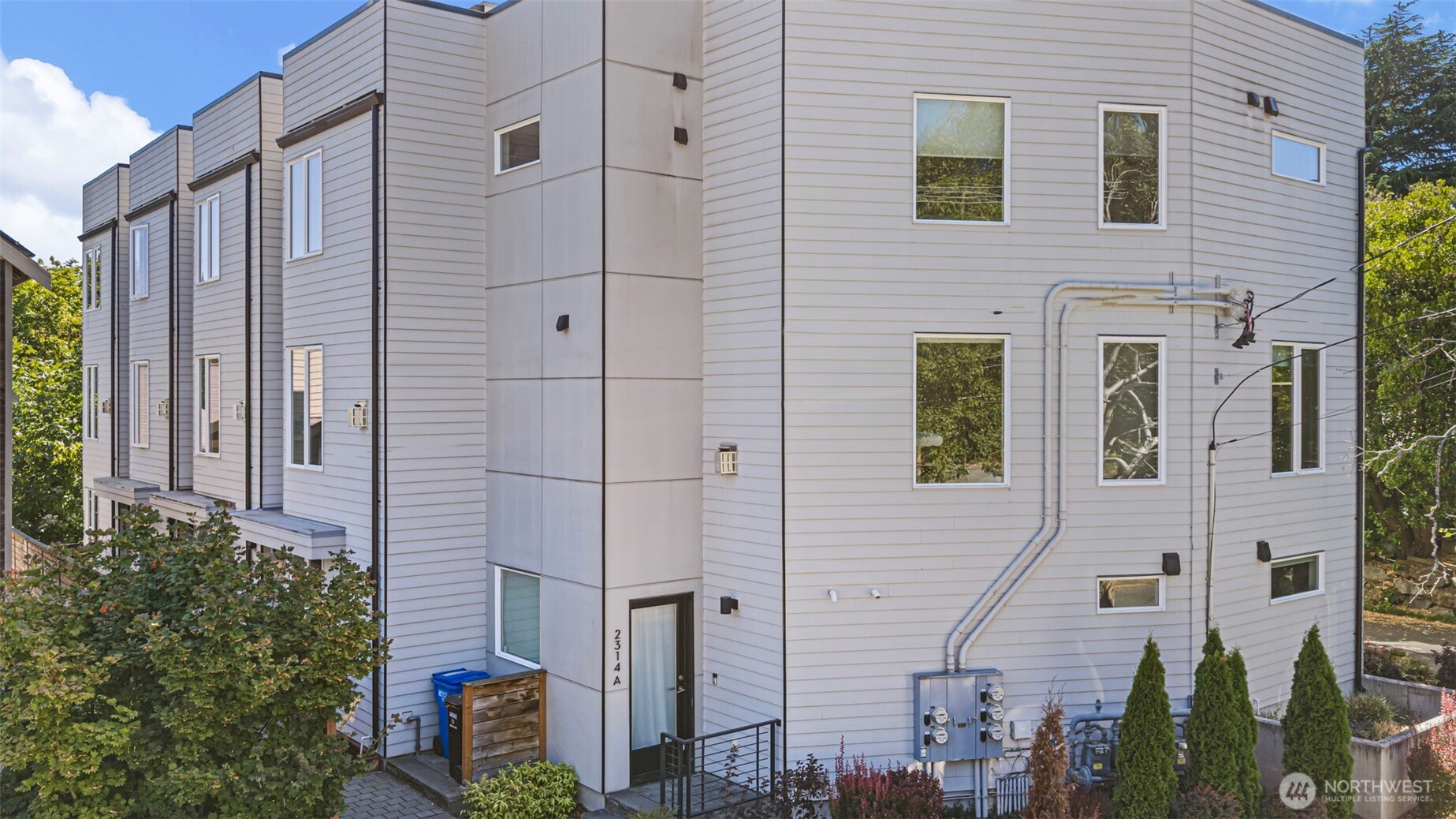 MLS #NWM2569307 image #1