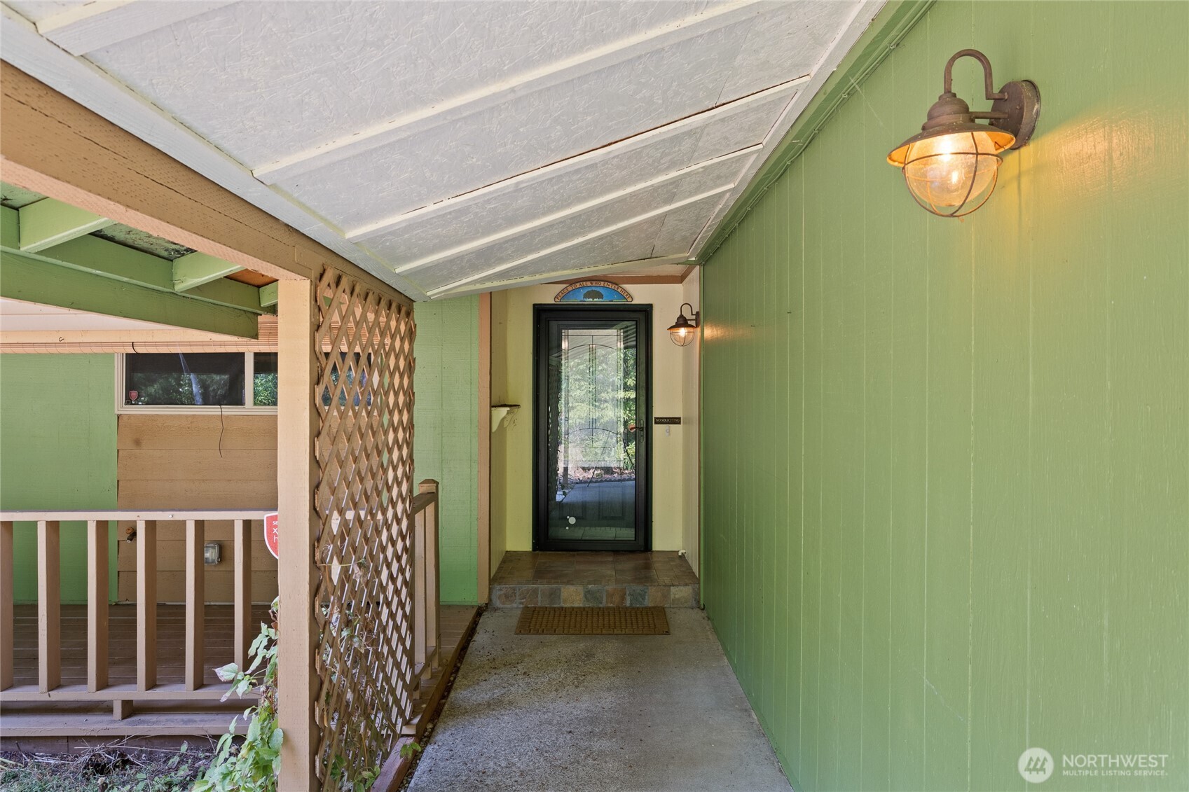 MLS #NWM2569403 image #0