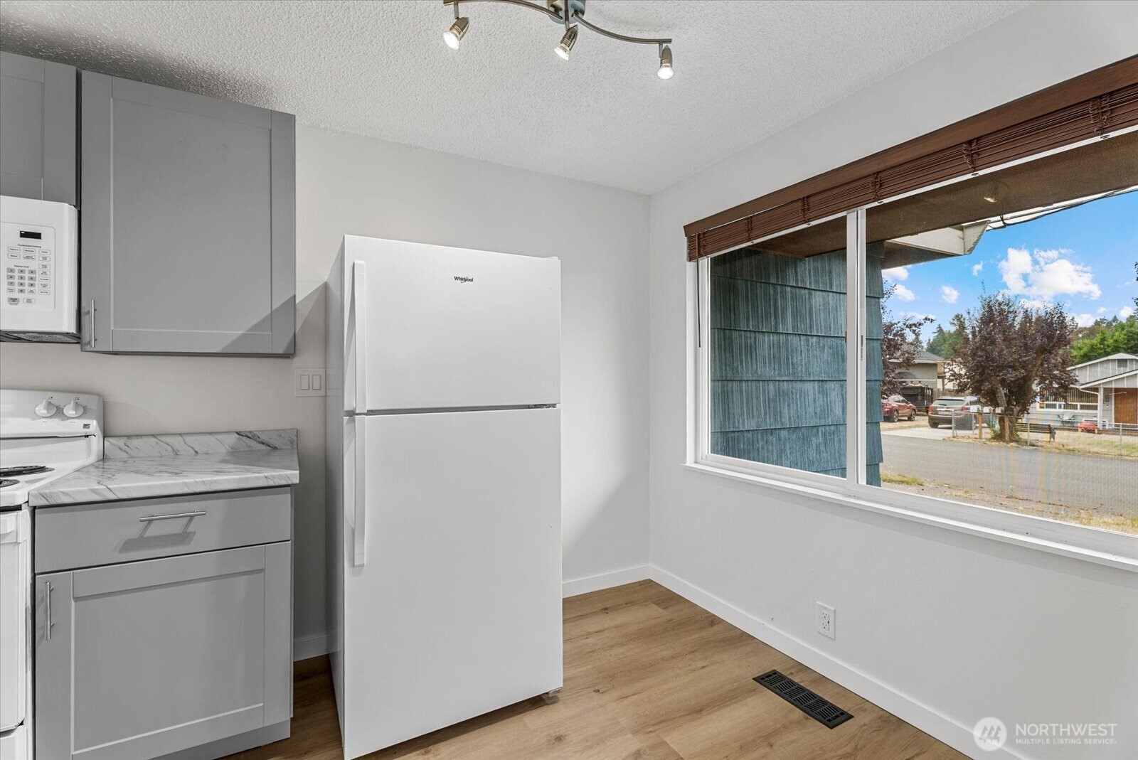 MLS #NWM2569814 image #11