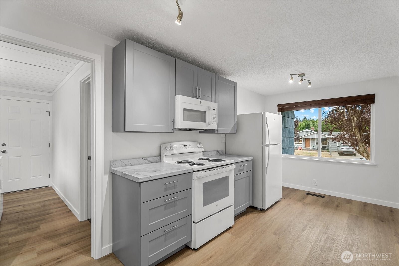 MLS #NWM2569814 image #14