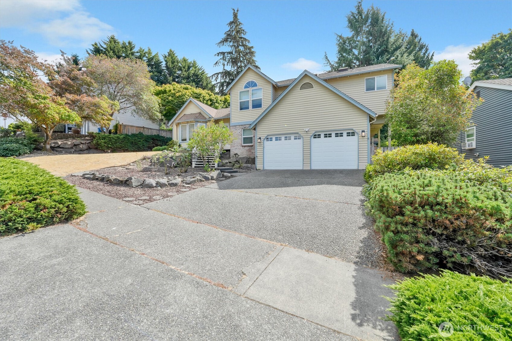 MLS #NWM2572156 image #1