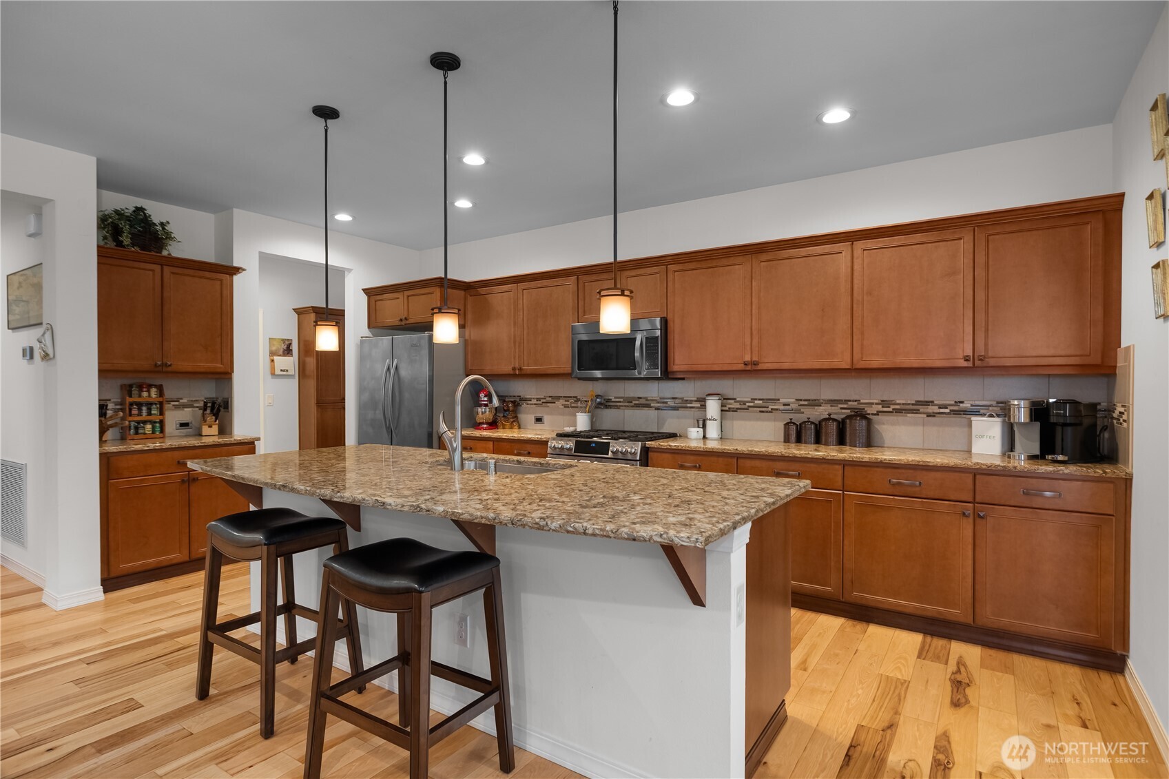 MLS #NWM2572405 image #4