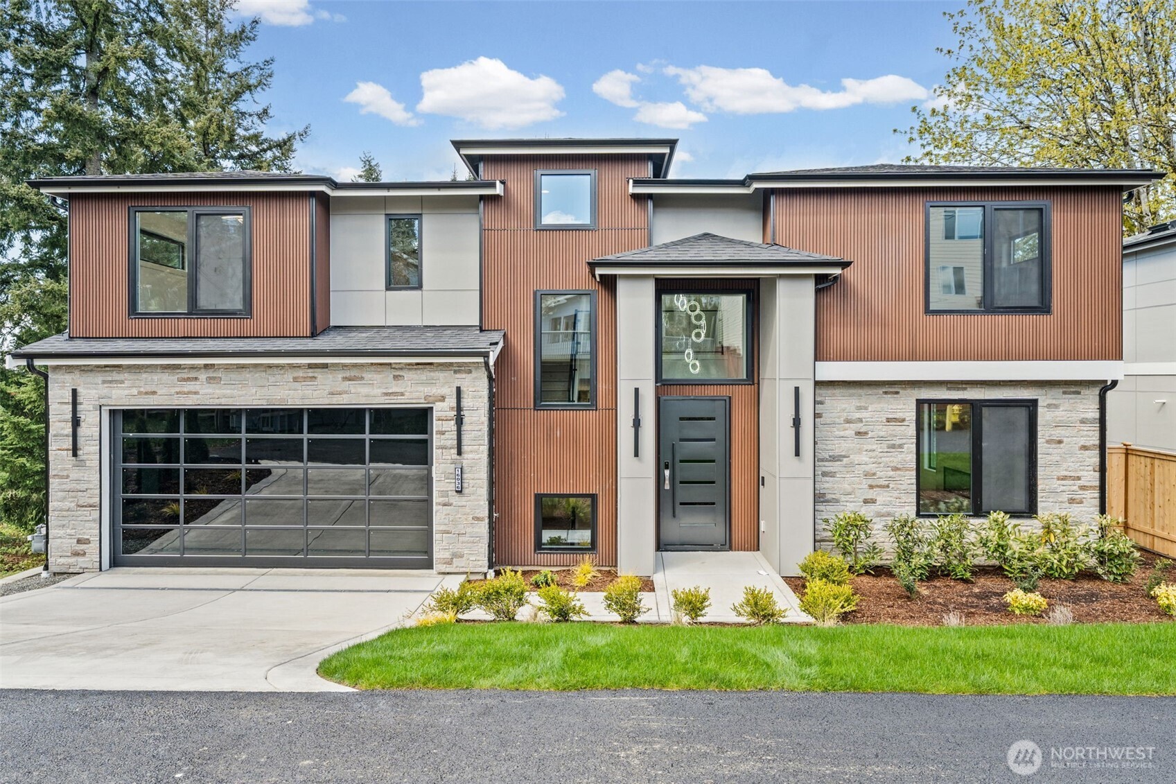 MLS #NWM2572788 image #0