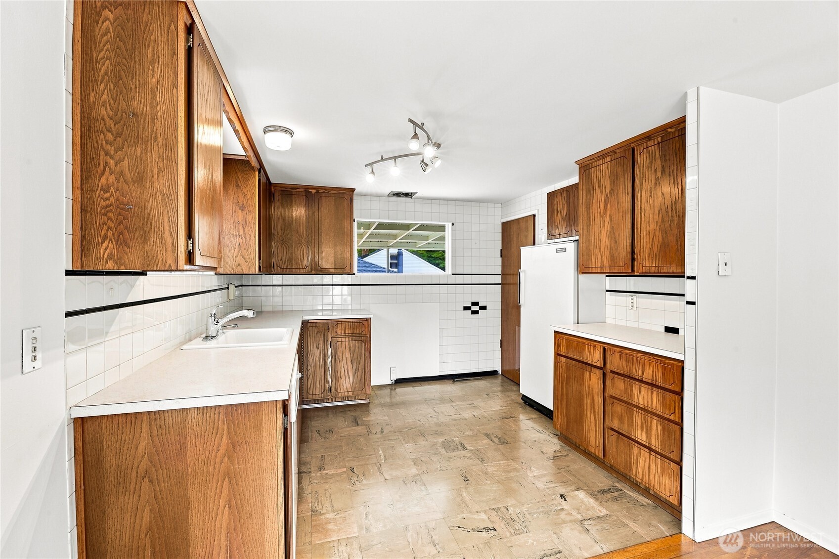 MLS #NWM2573015 image #11