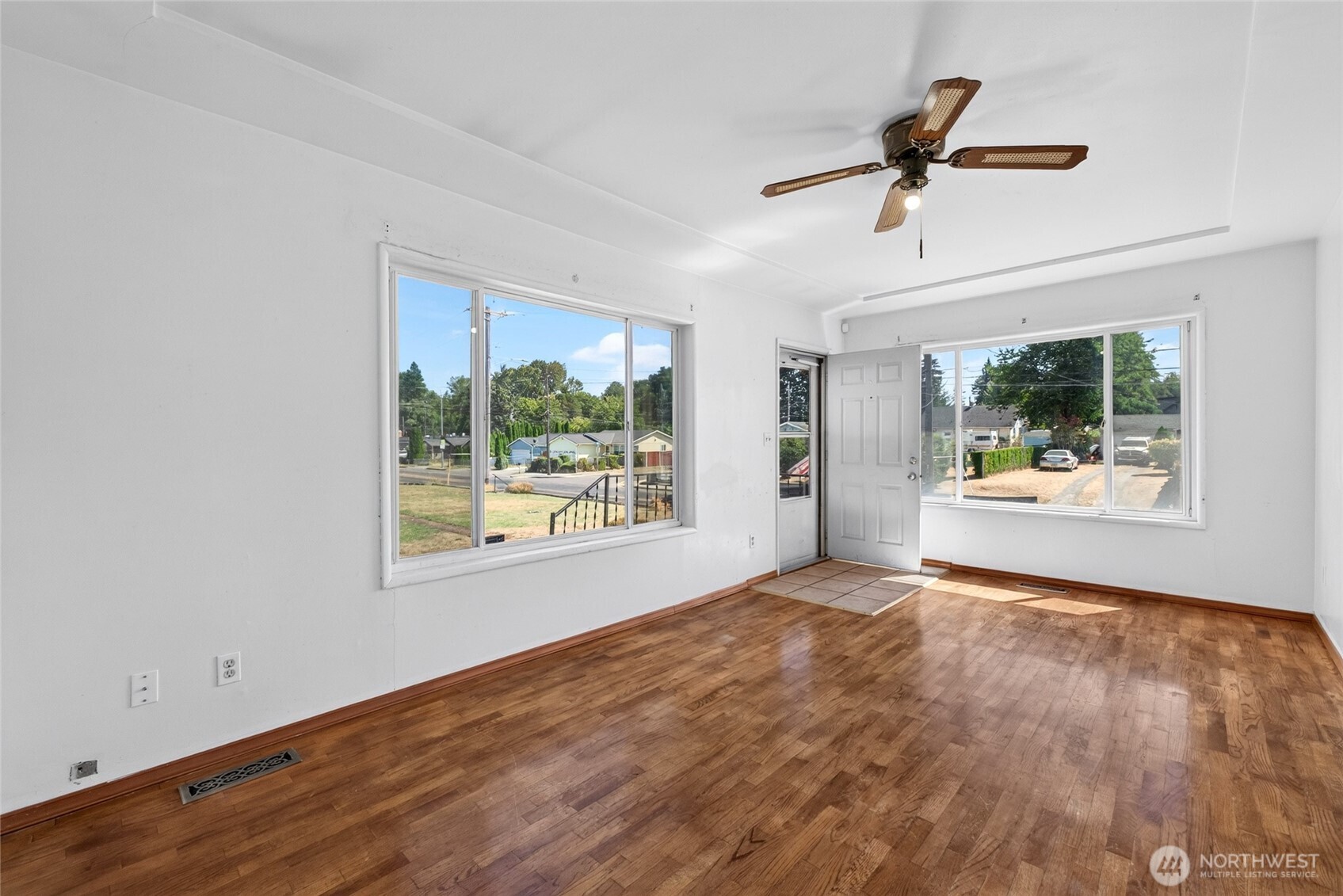 MLS #NWM2573556 image #2