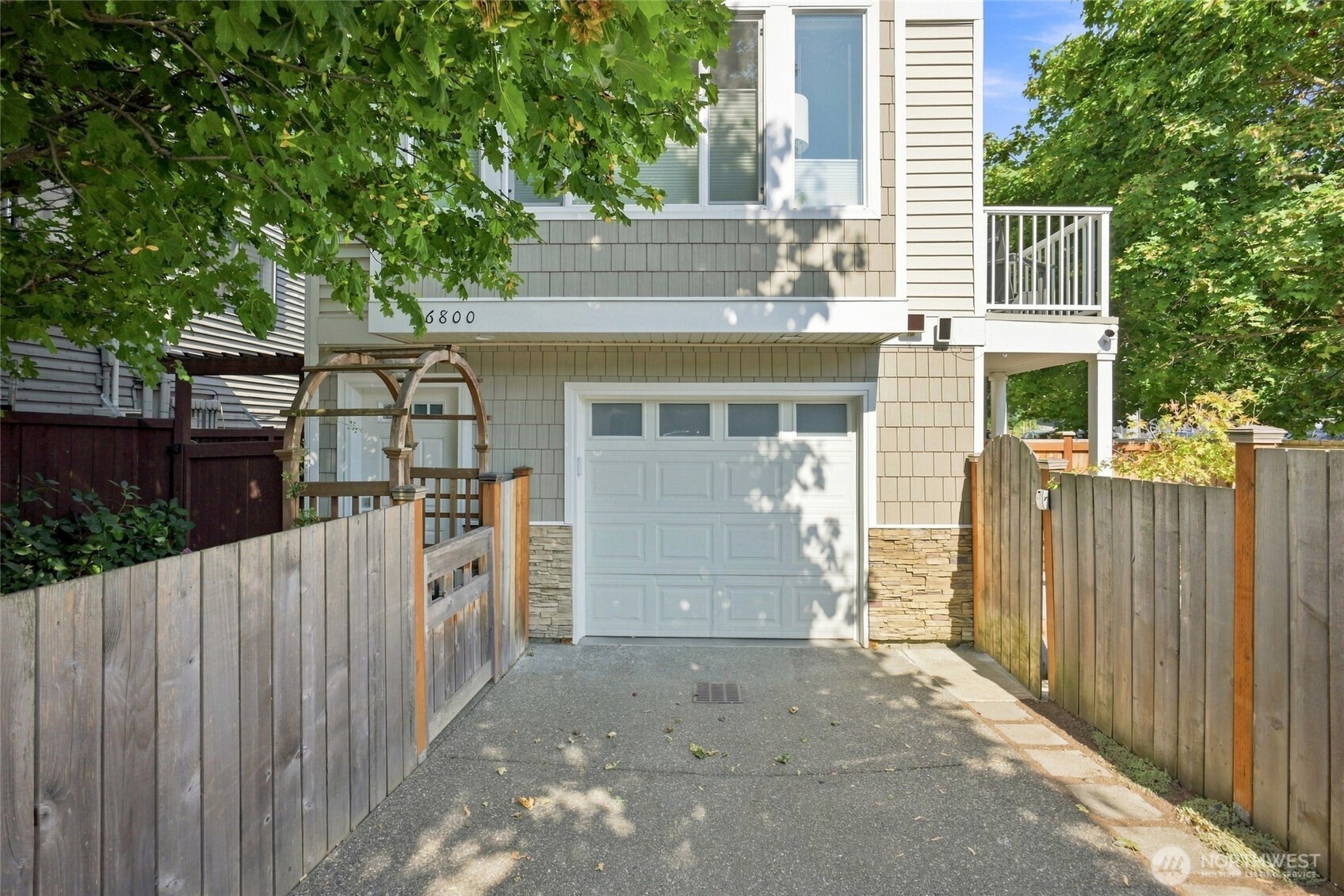 MLS #NWM2573805 image #1