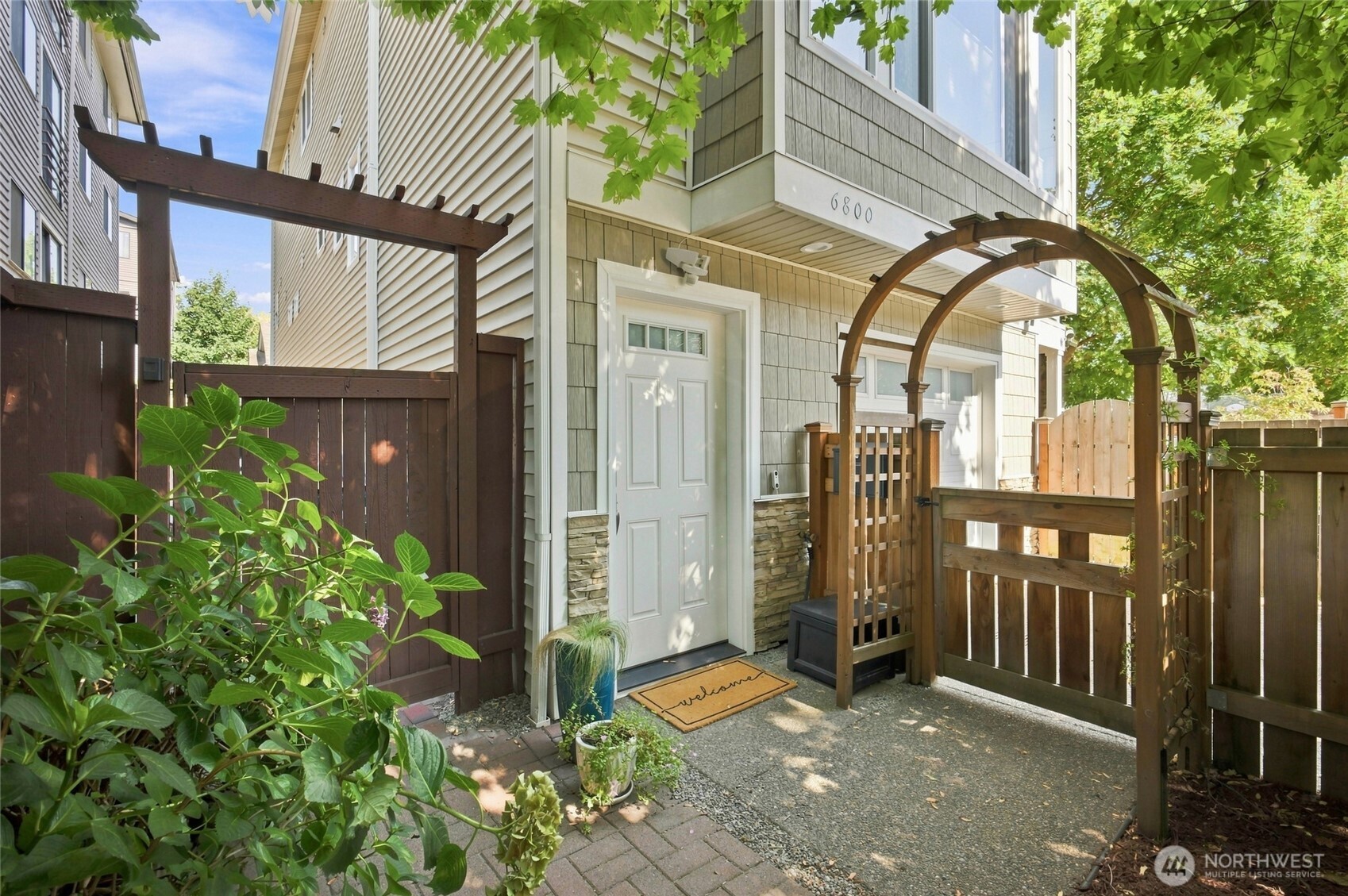 MLS #NWM2573805 image #2