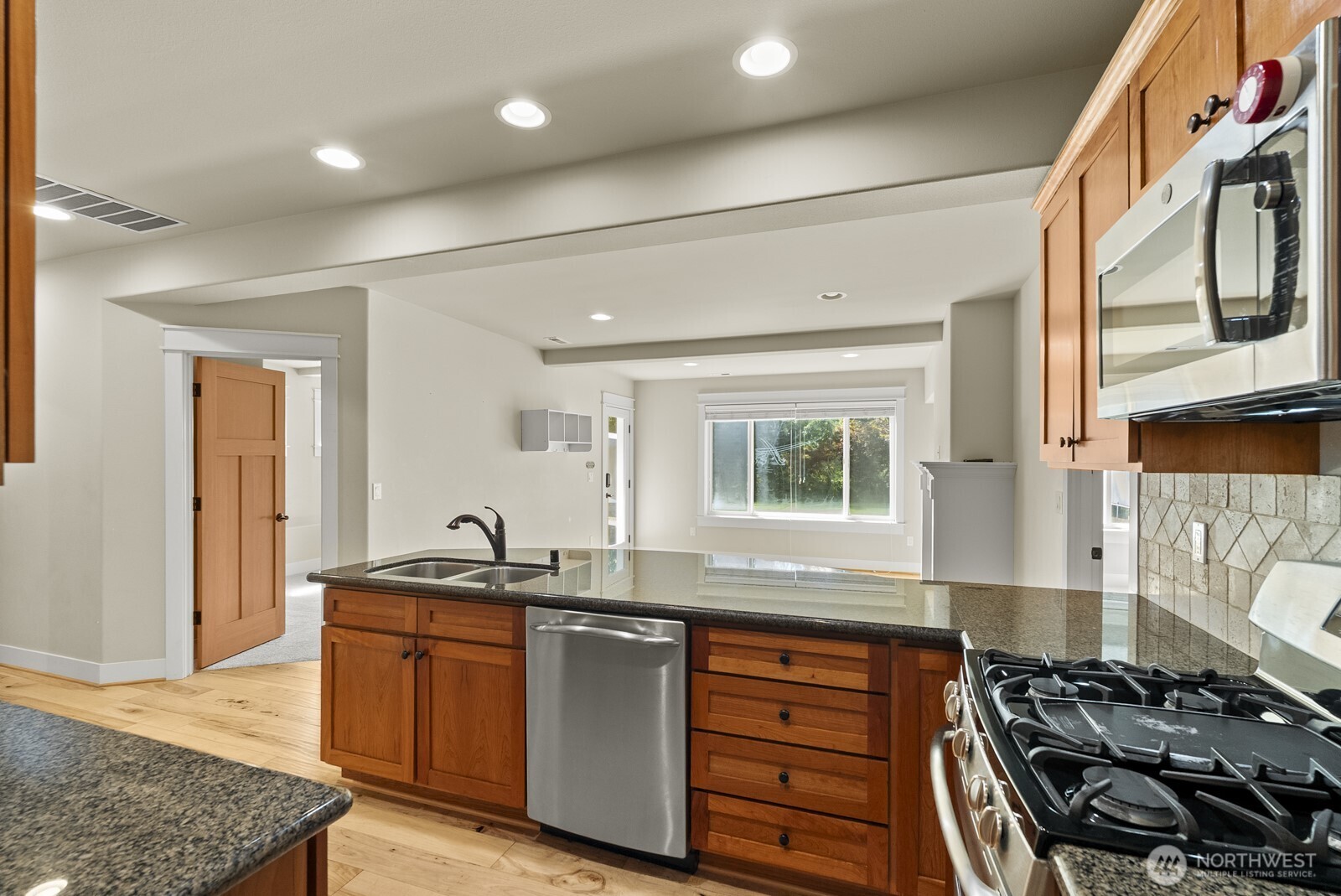 MLS #NWM2573985 image #17