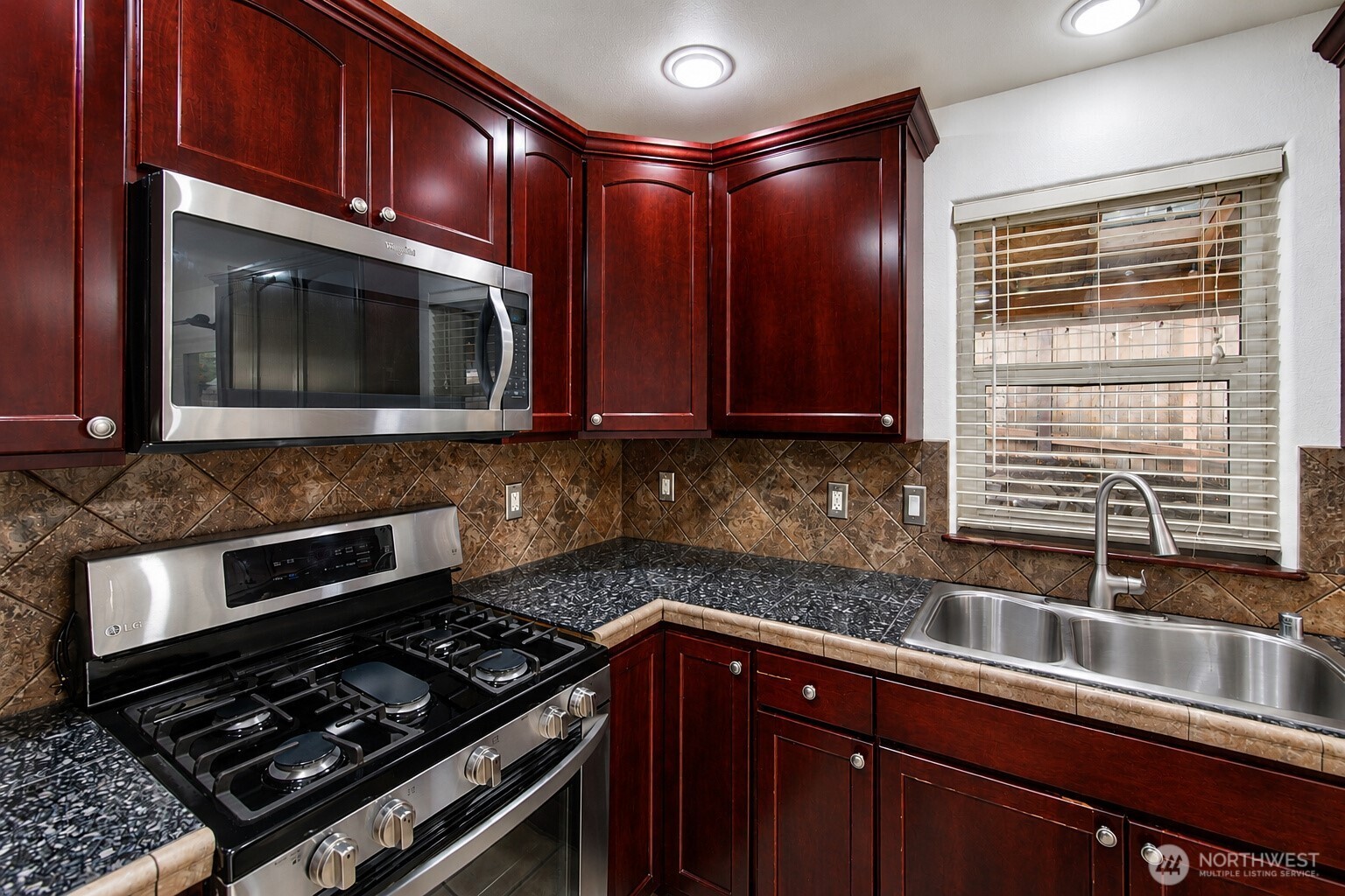 MLS #NWM2574549 image #9