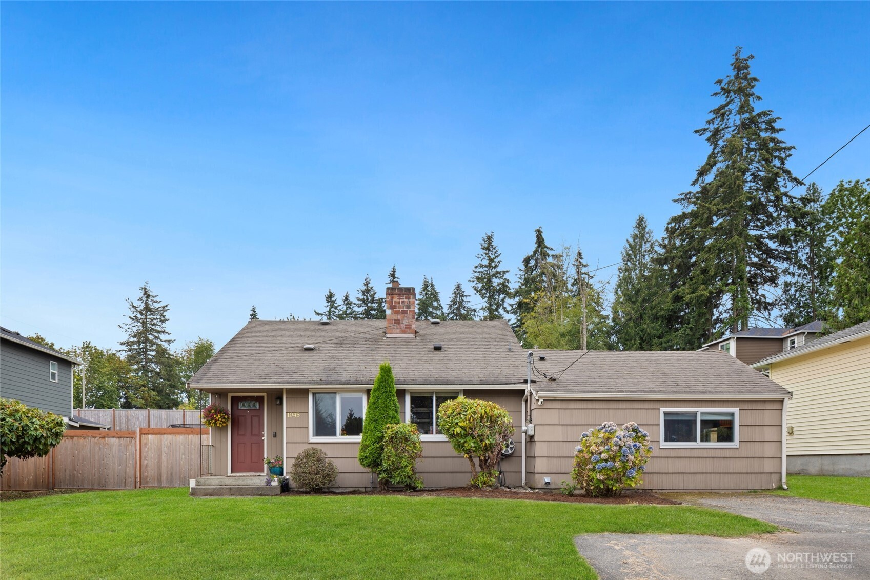 MLS #NWM2574720 image #0