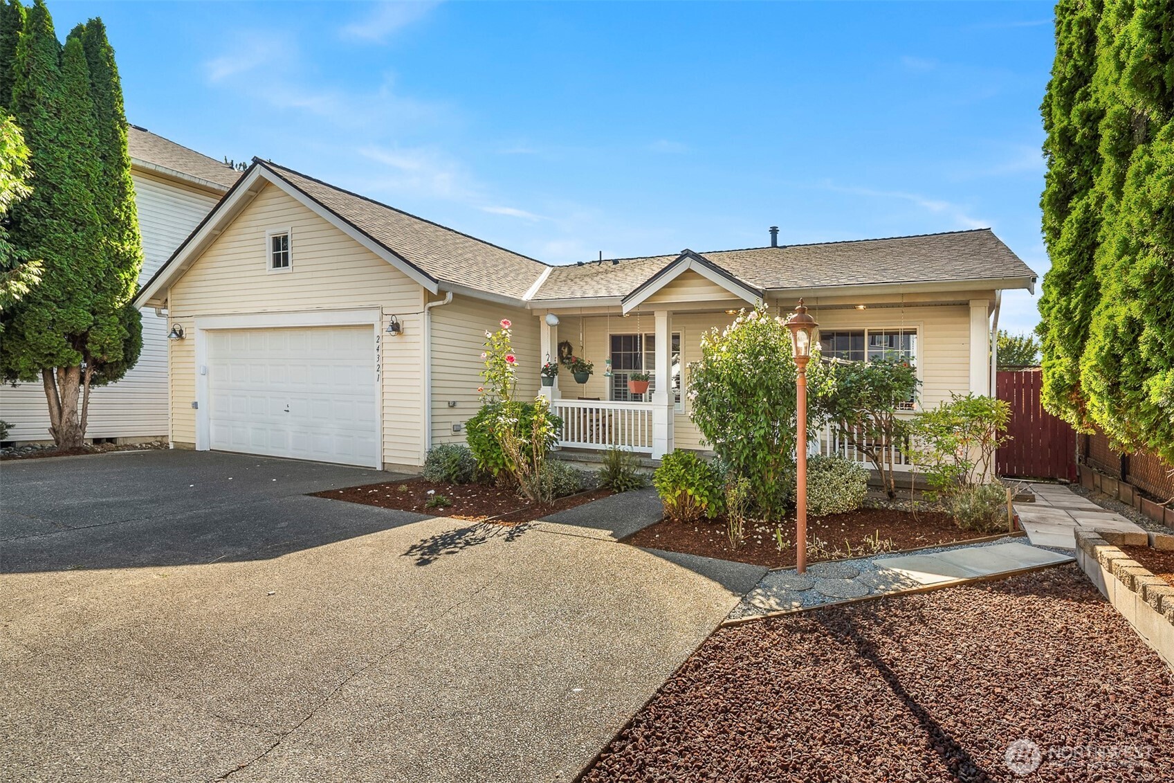 MLS #NWM2574842 image #0