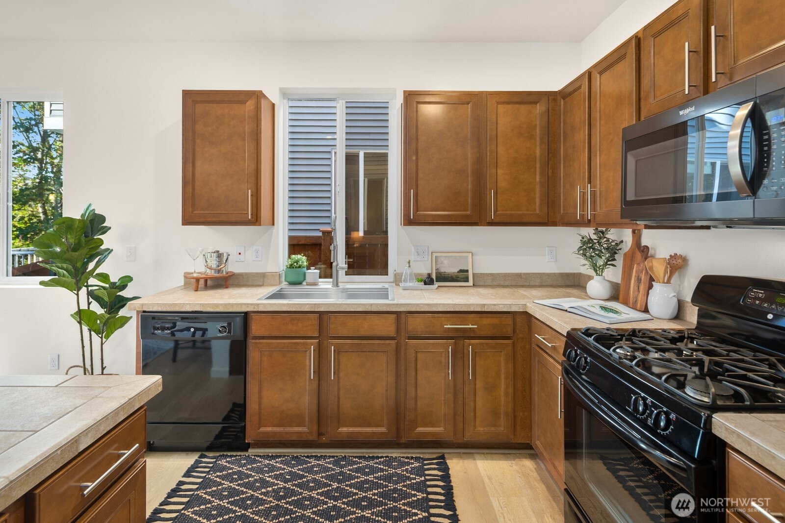 MLS #NWM2574934 image #9