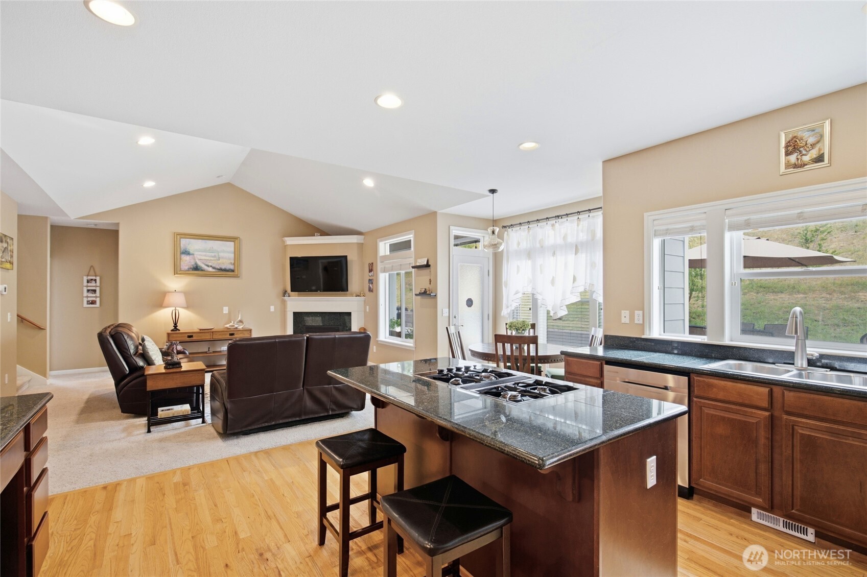 MLS #NWM2575250 image #15