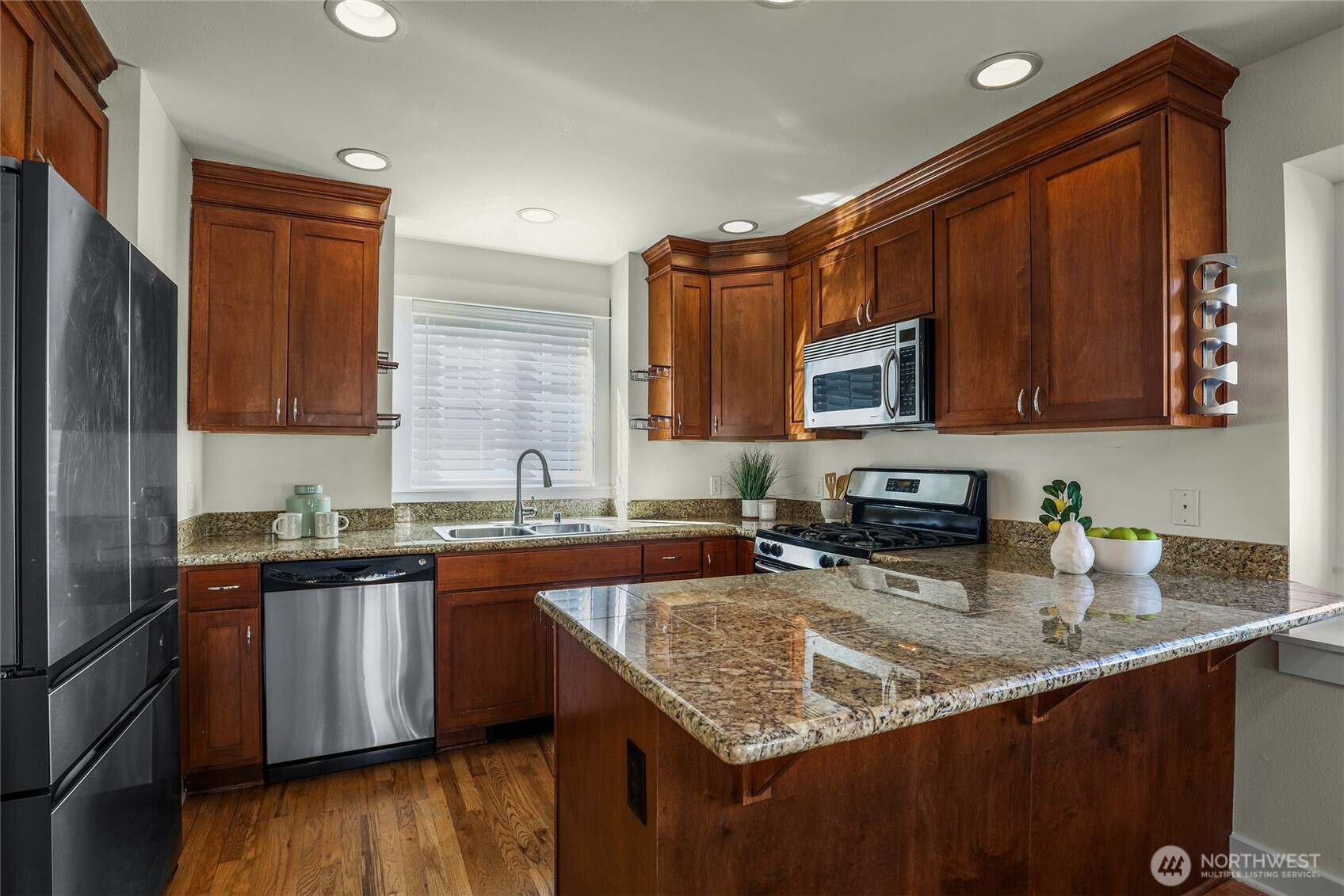MLS #NWM2575564 image #4