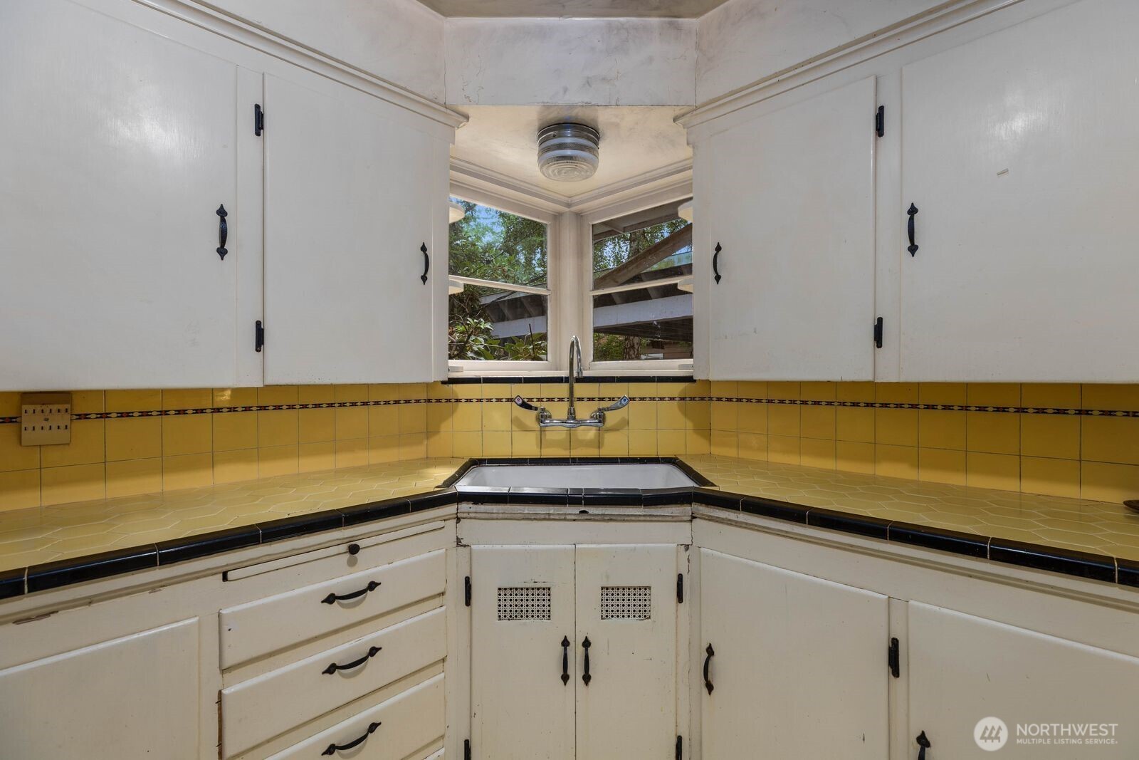 MLS #NWM2575603 image #4