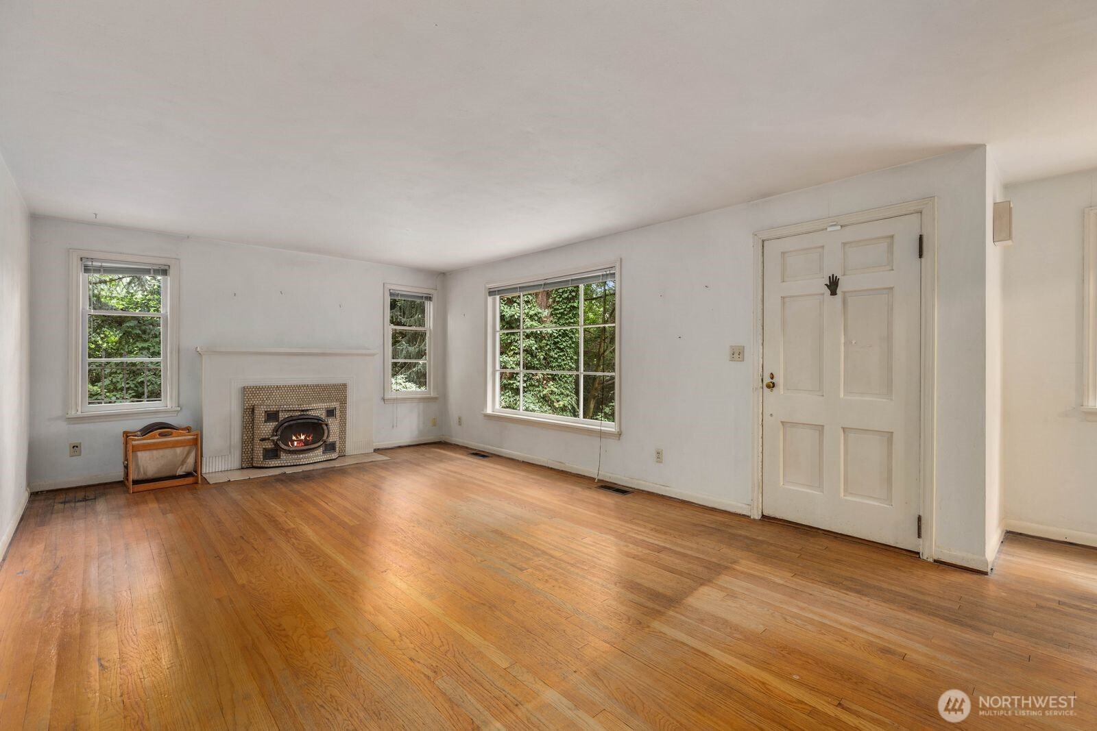 MLS #NWM2575603 image #6