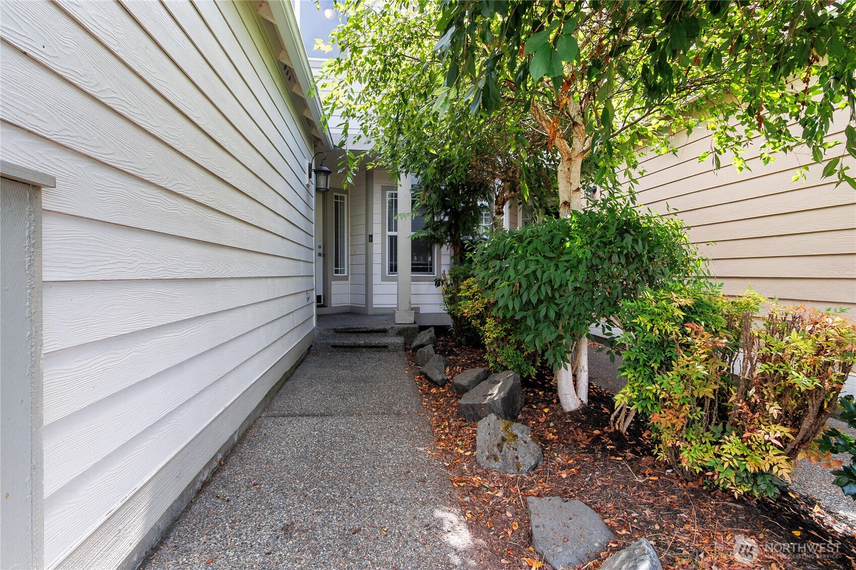 MLS #NWM2575853 image #1