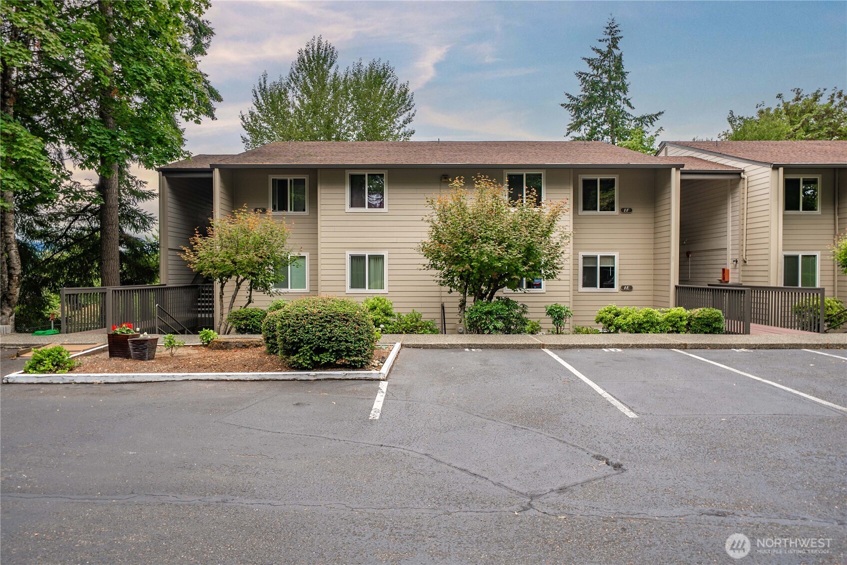 MLS #NWM2576207 image #2