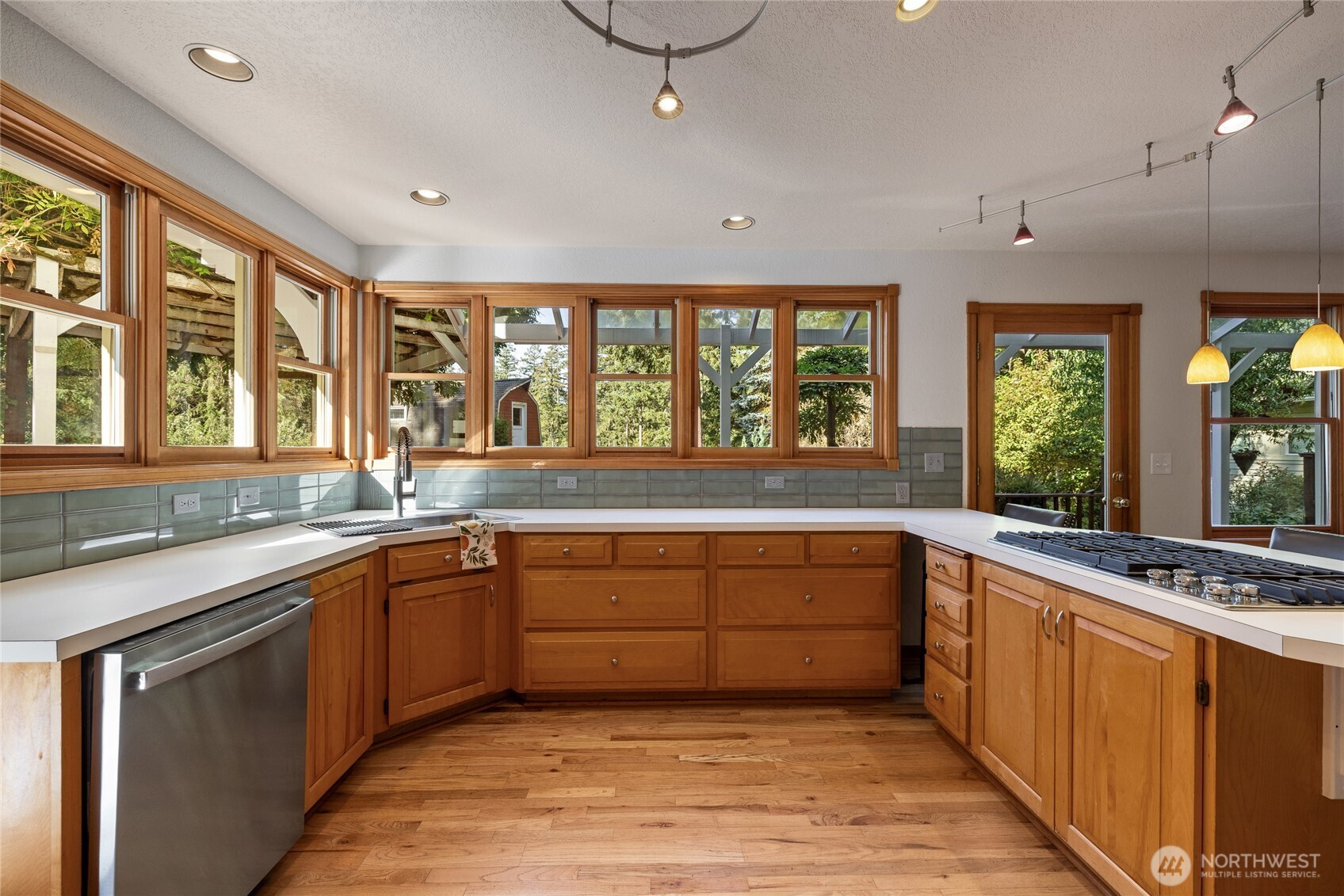 MLS #NWM2576468 image #8