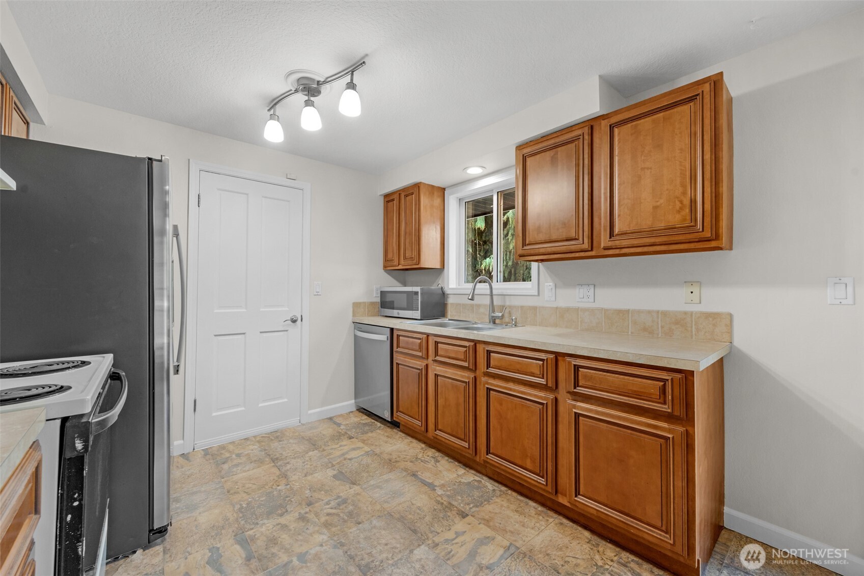 MLS #NWM2576607 image #8