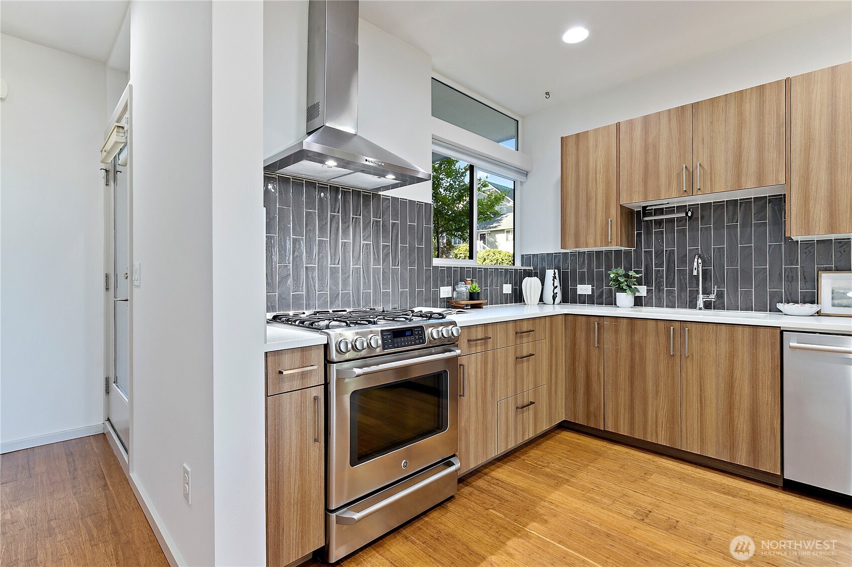 MLS #NWM2576656 image #8