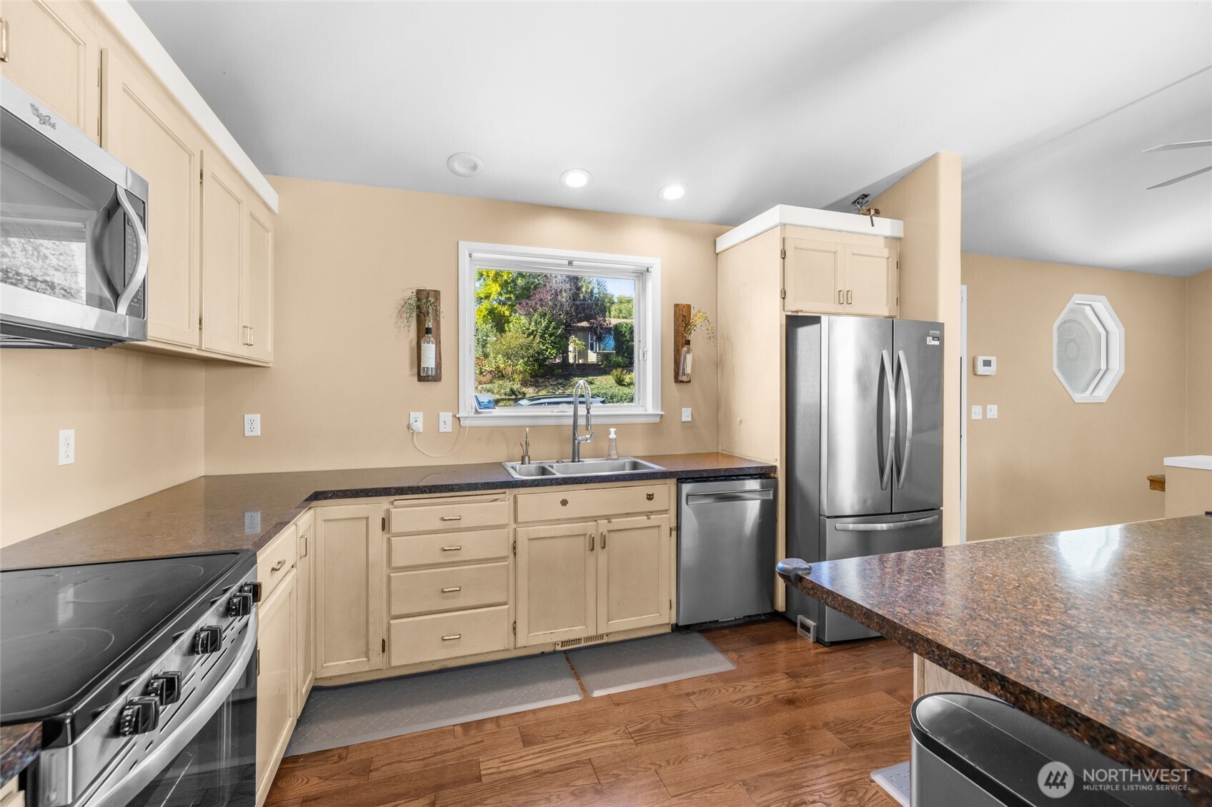 MLS #NWM2577850 image #7