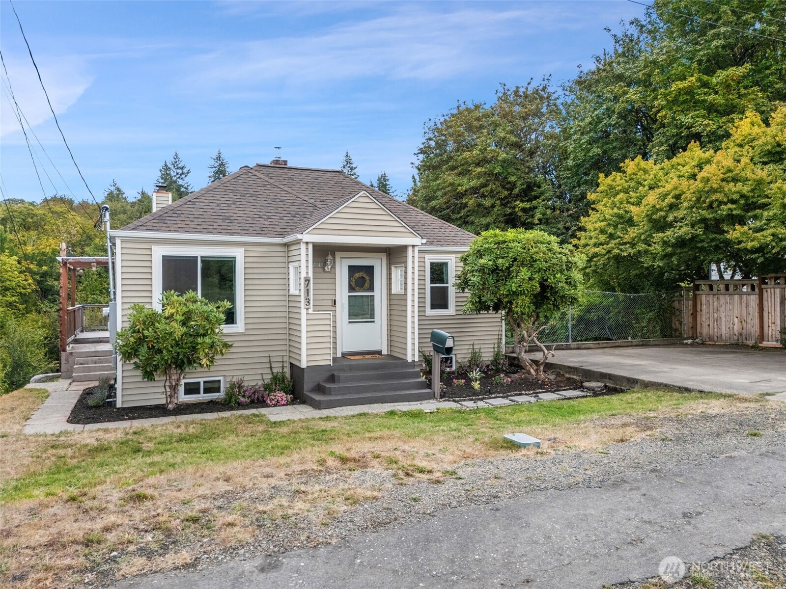 MLS #NWM2578731 image #0