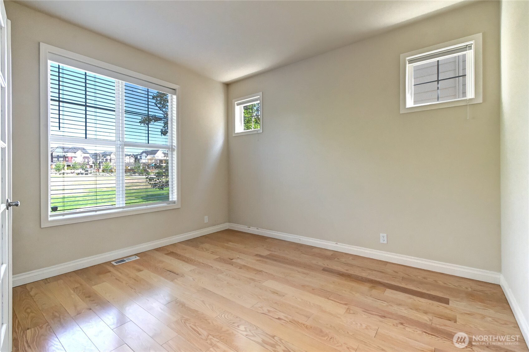 MLS #NWM2578783 image #4